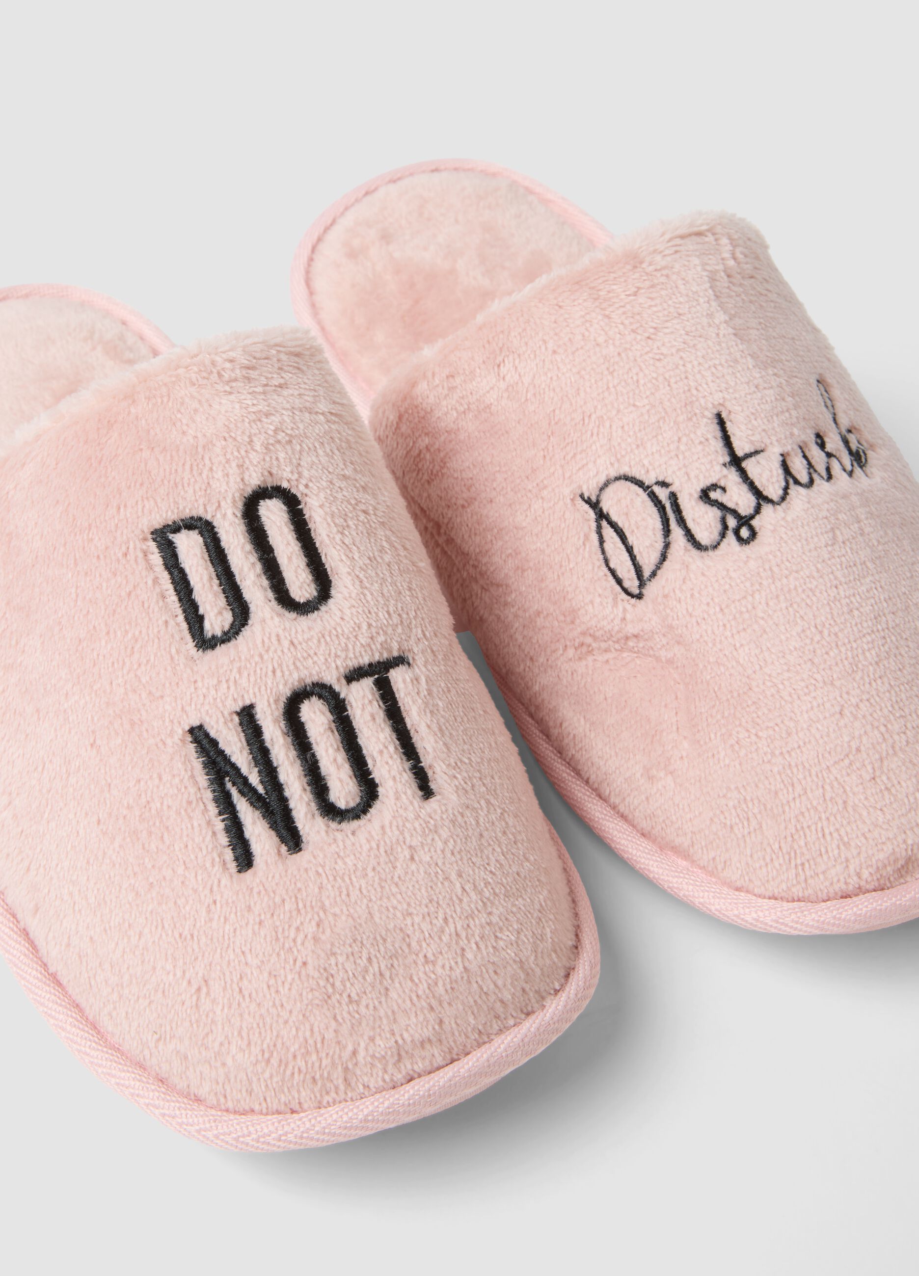 Pantofole rosa da casa morbide aperte sul tallone