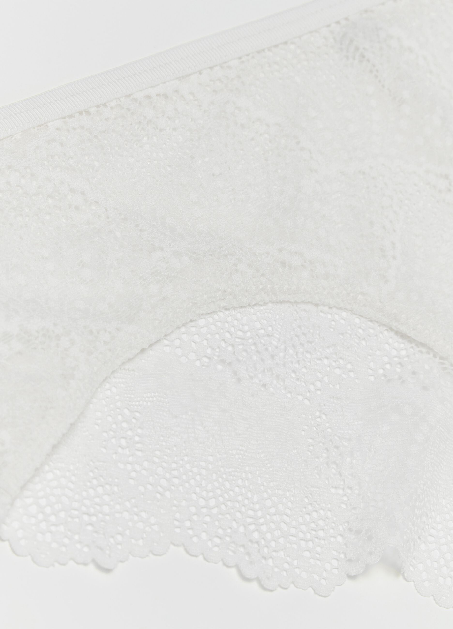 Lace briefs with openwork design
