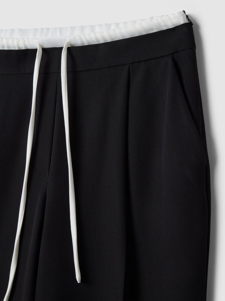 Black regular fit jogger trousers with elastic waist_5