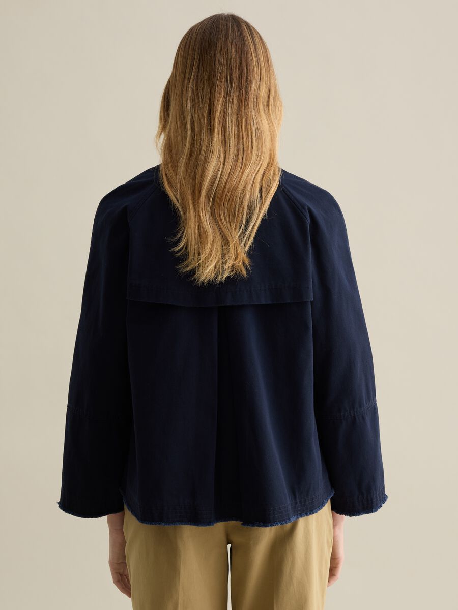 Short double-breasted trench coat in cotton_3