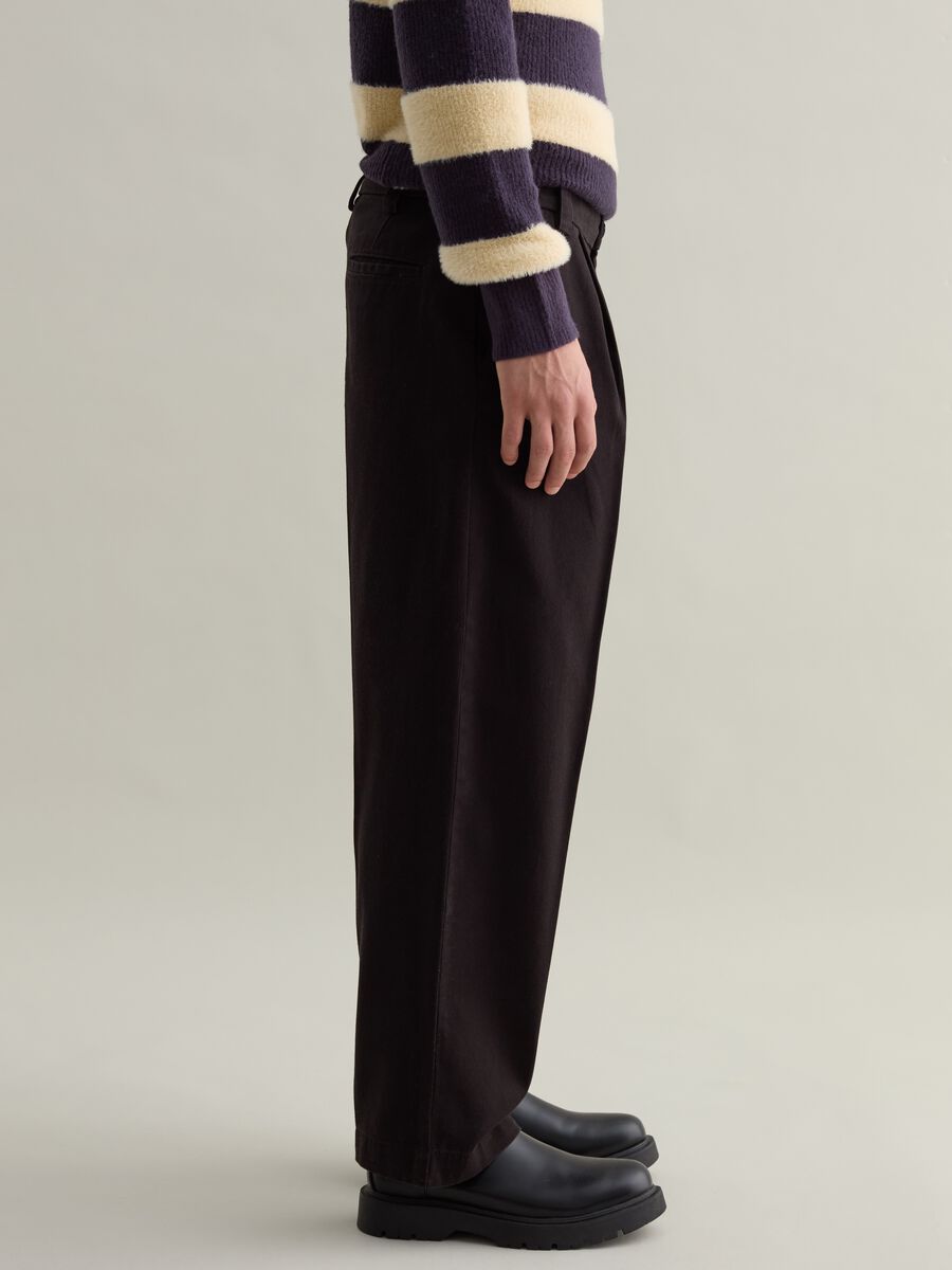 Chino trousers in cotton drill_2