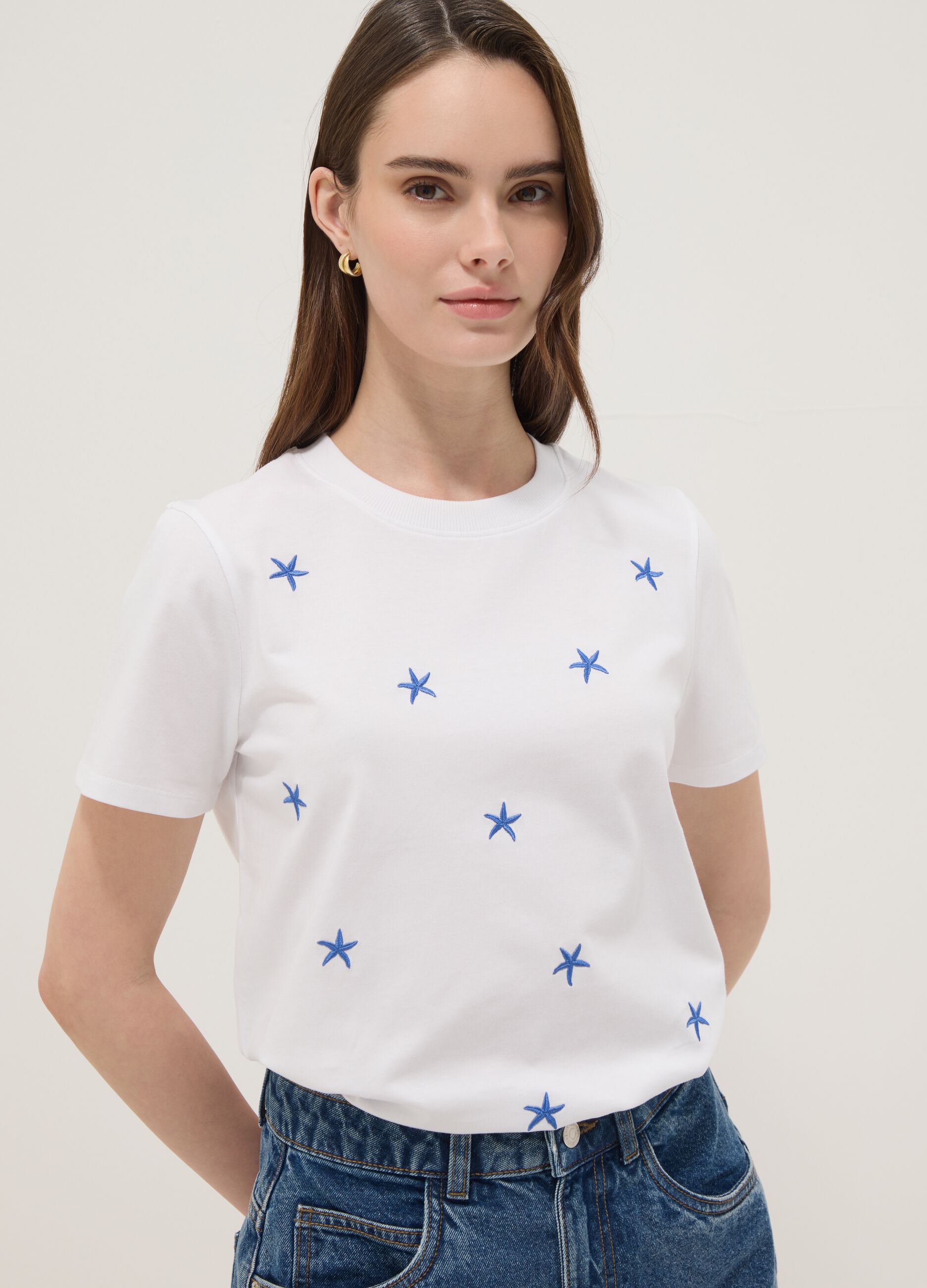 White pure cotton T-shirt with star embroidery