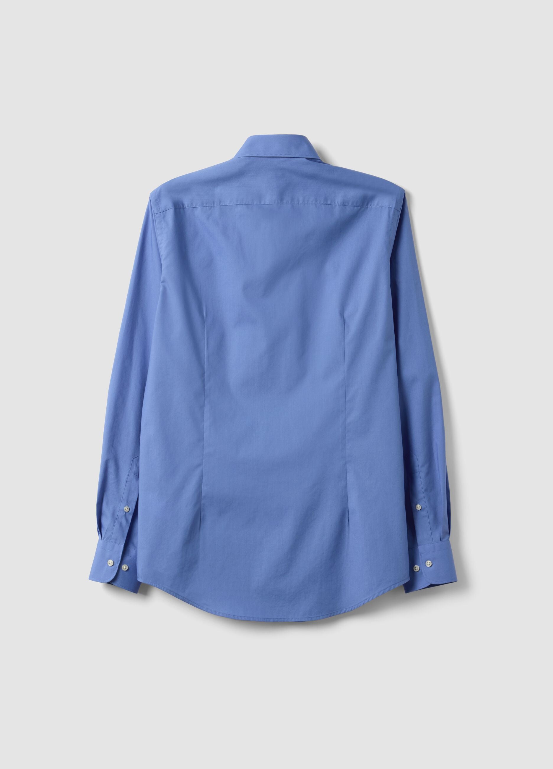 Blue slim-fit shirt with classic collar, easy-iron finish