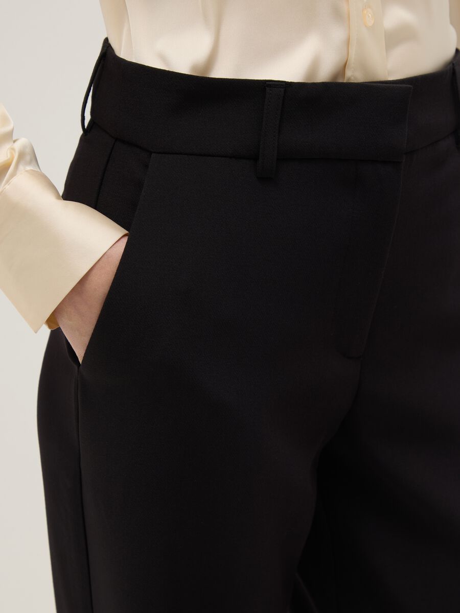 Black Straight Stretch Trousers_3