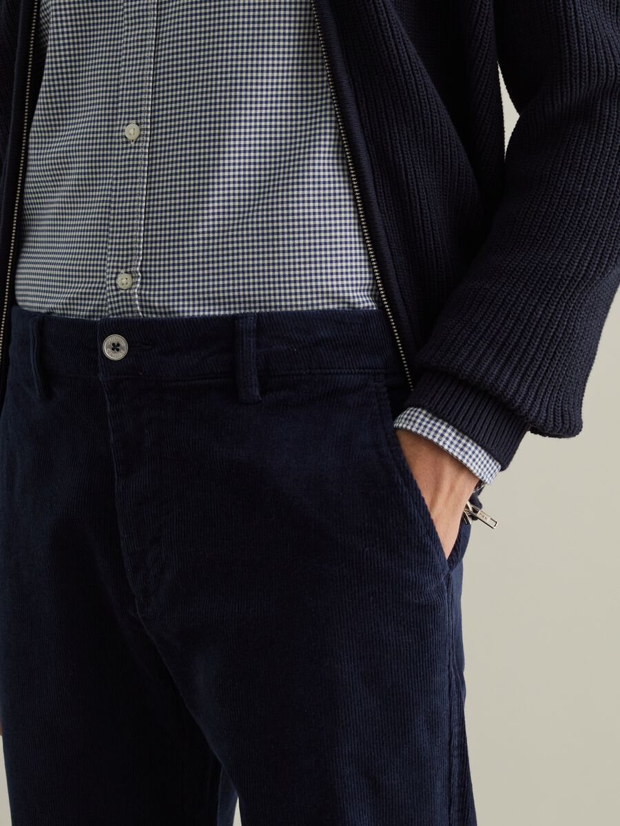 Pantalone chino in corduroy_3