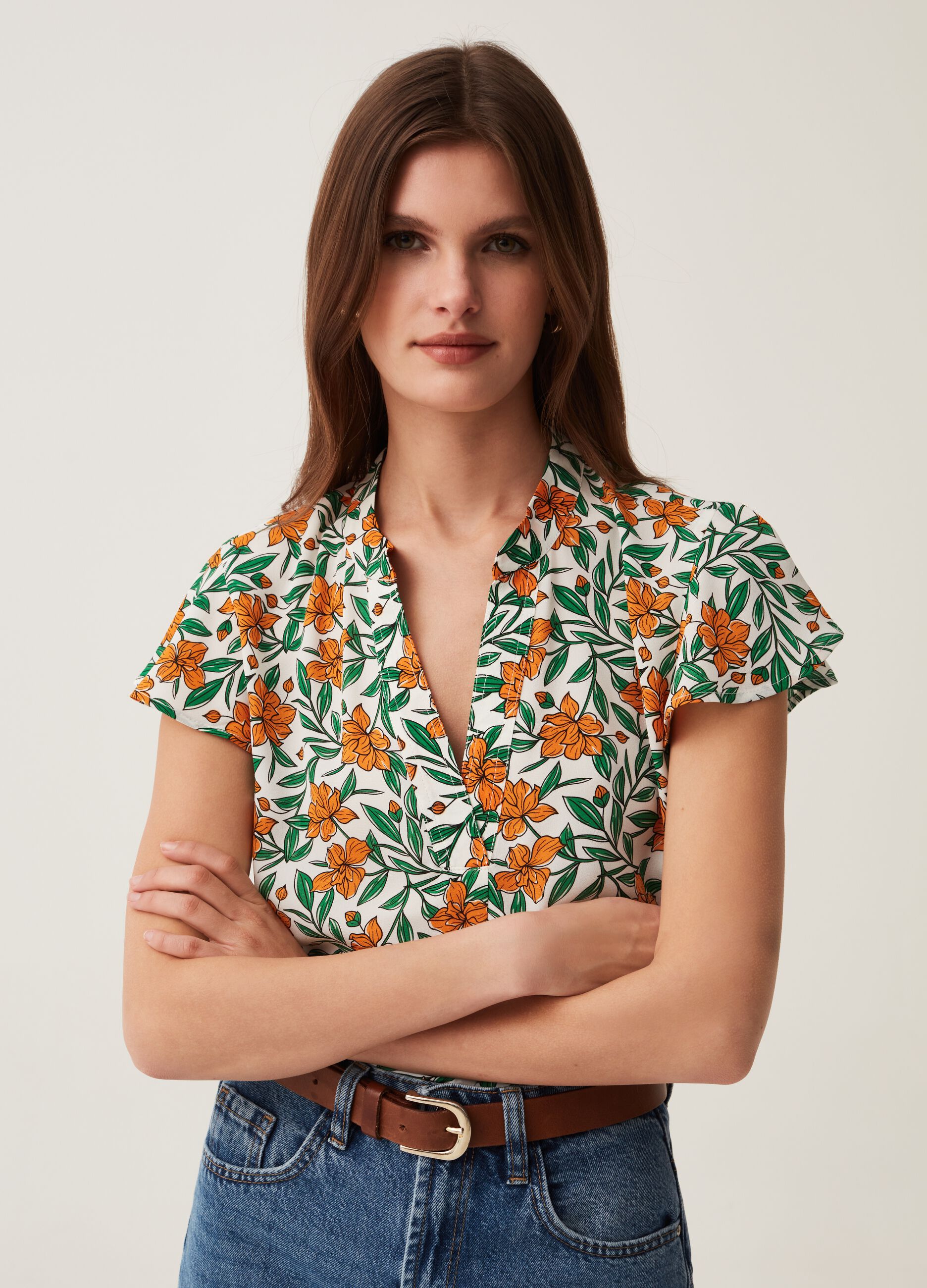 Blusa con maniche a farfalla_0