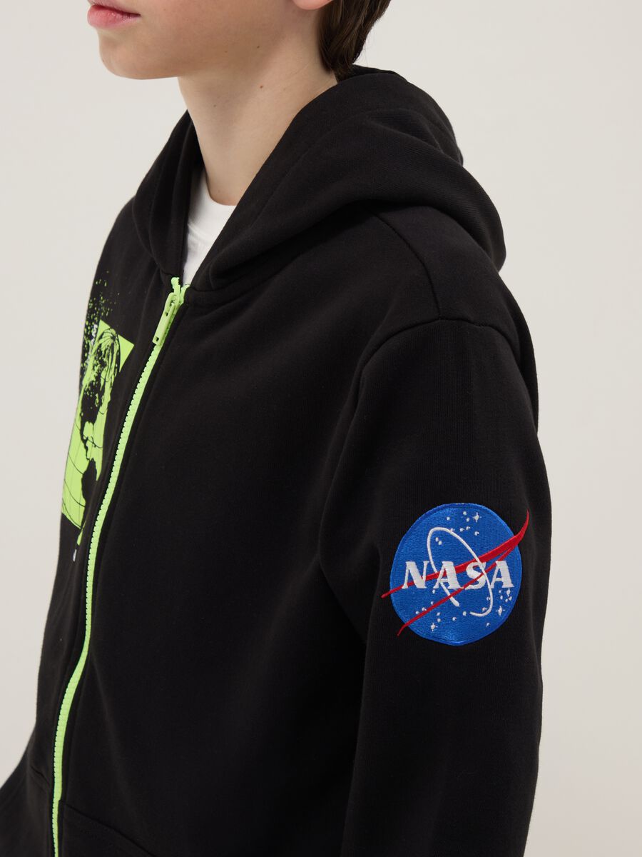 Black cotton blend hoodie for boys regular fit with NASA prints_2