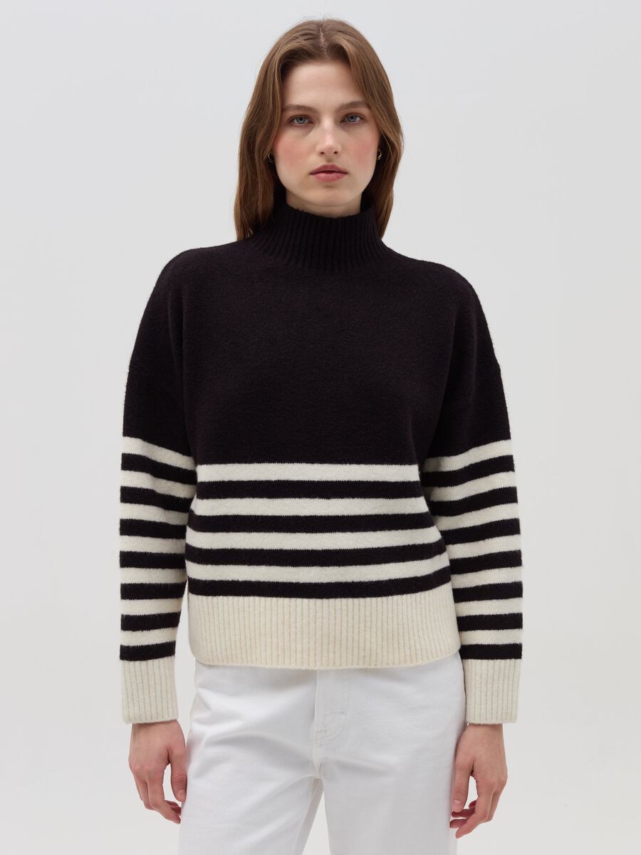 Striped high-neck pullover_0