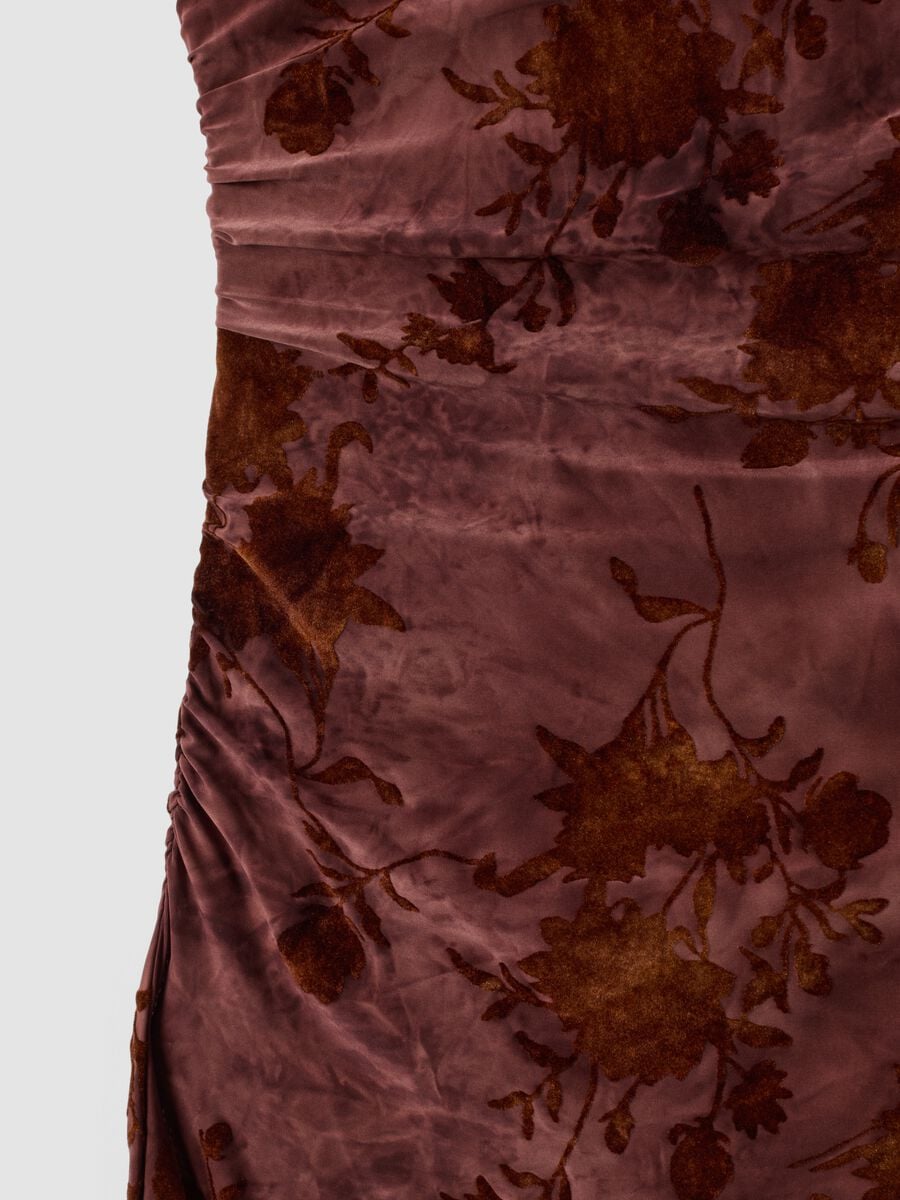 Abito fitted lungo rosso in tessuto elasticizzato a fiori_2