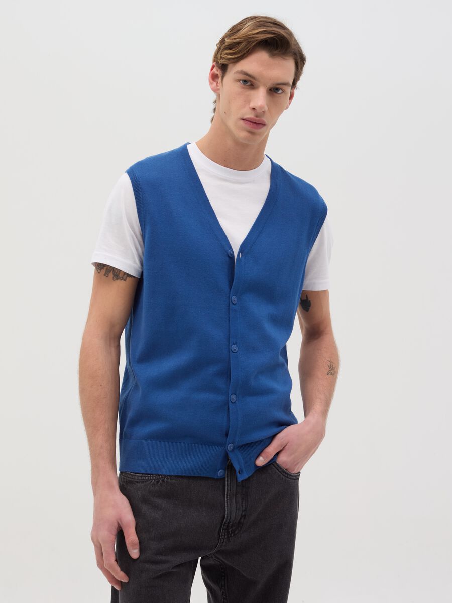 Gilet with V neck and buttons_0