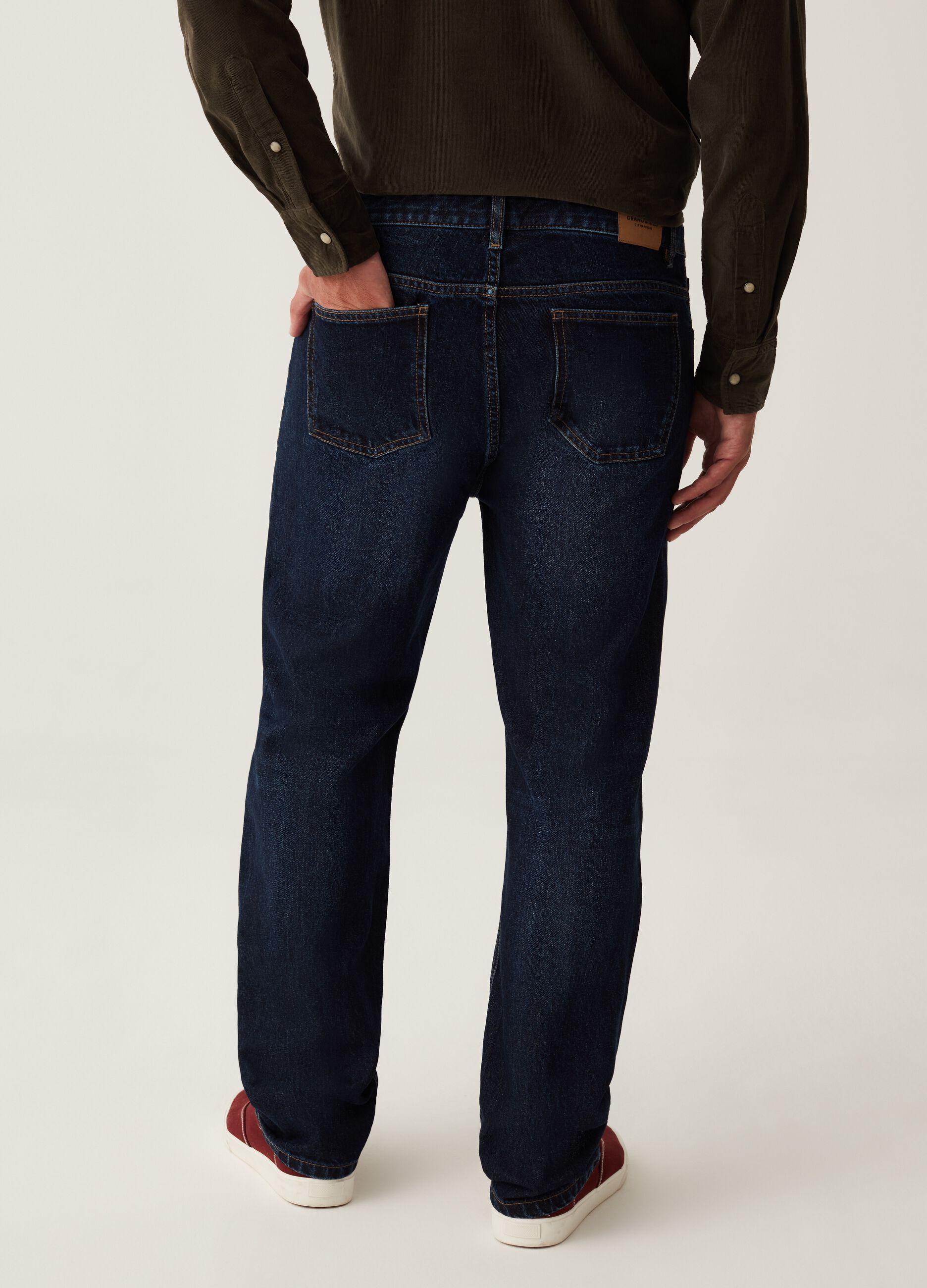 Jeans straight fit con scoloriture_2