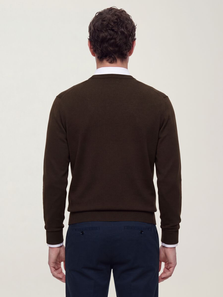 Brown crew-neck jumper in viscose blend, regular fit_3