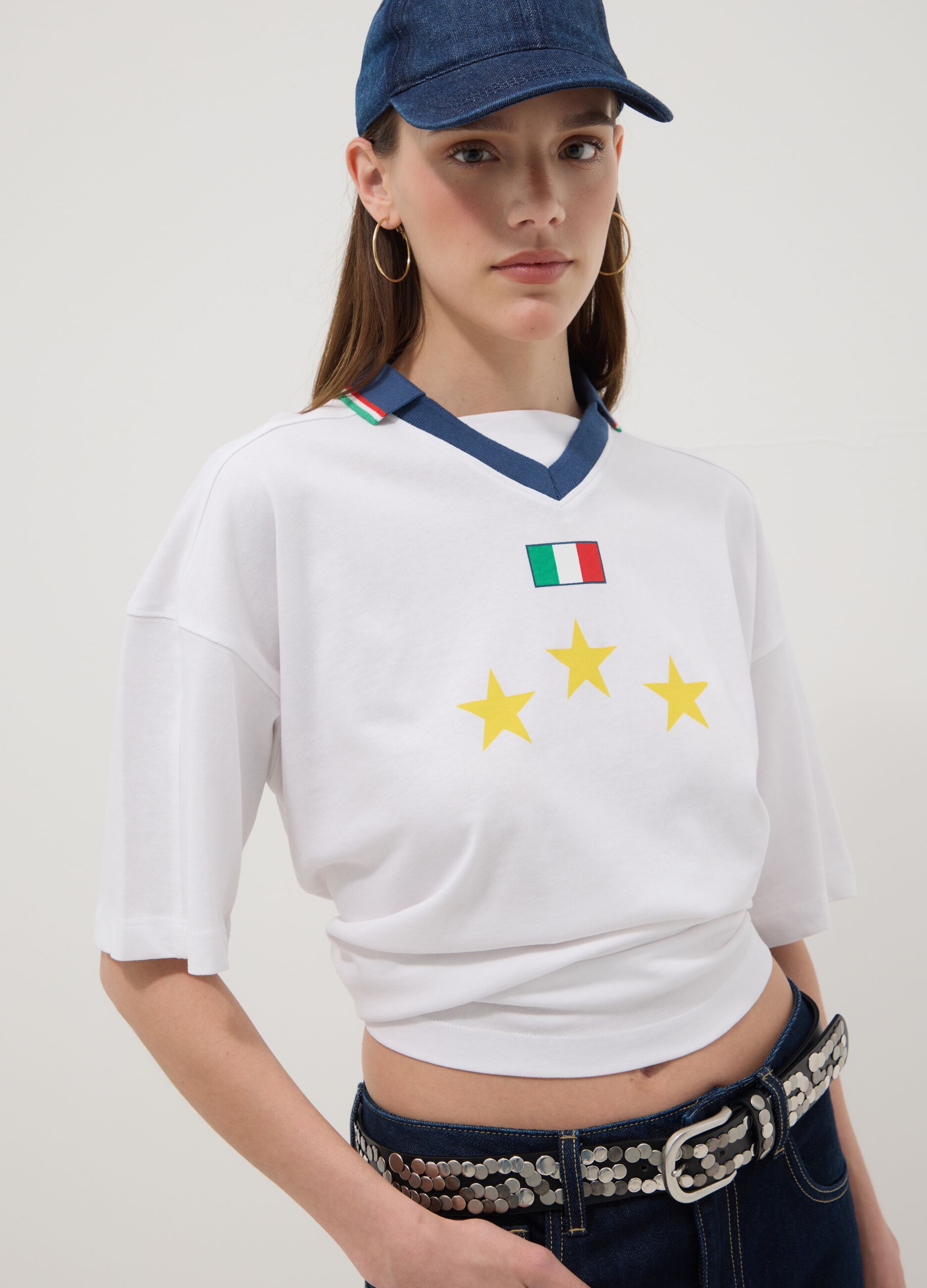 White pure cotton regular fit t-shirt with Italy details