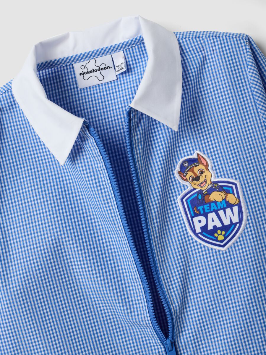 Grembiule azzurro a quadretti con ricamo dei Paw Patrol per l'asilo_3