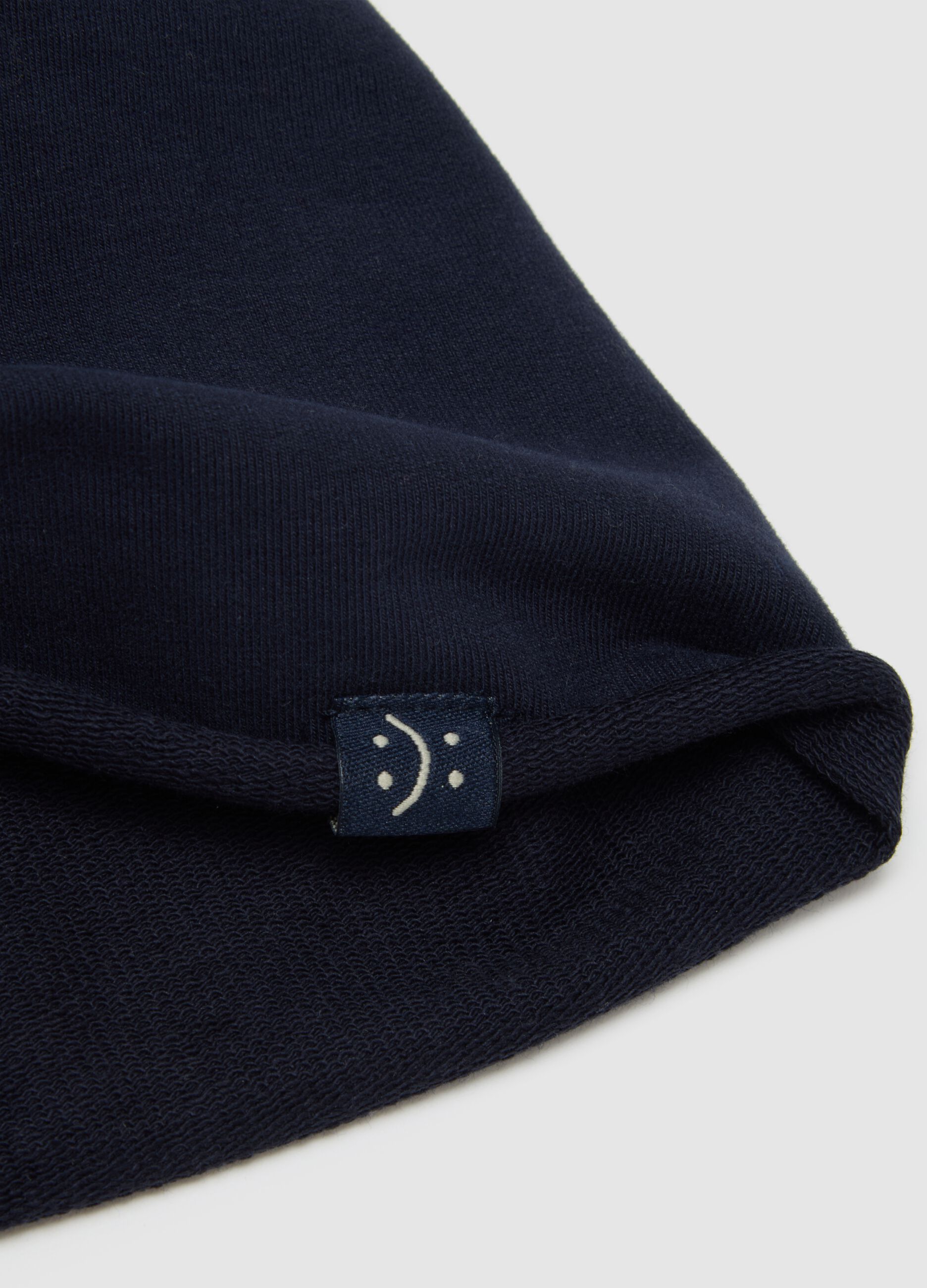 Cappello da ragazzo in cotone blu elasticizzato
