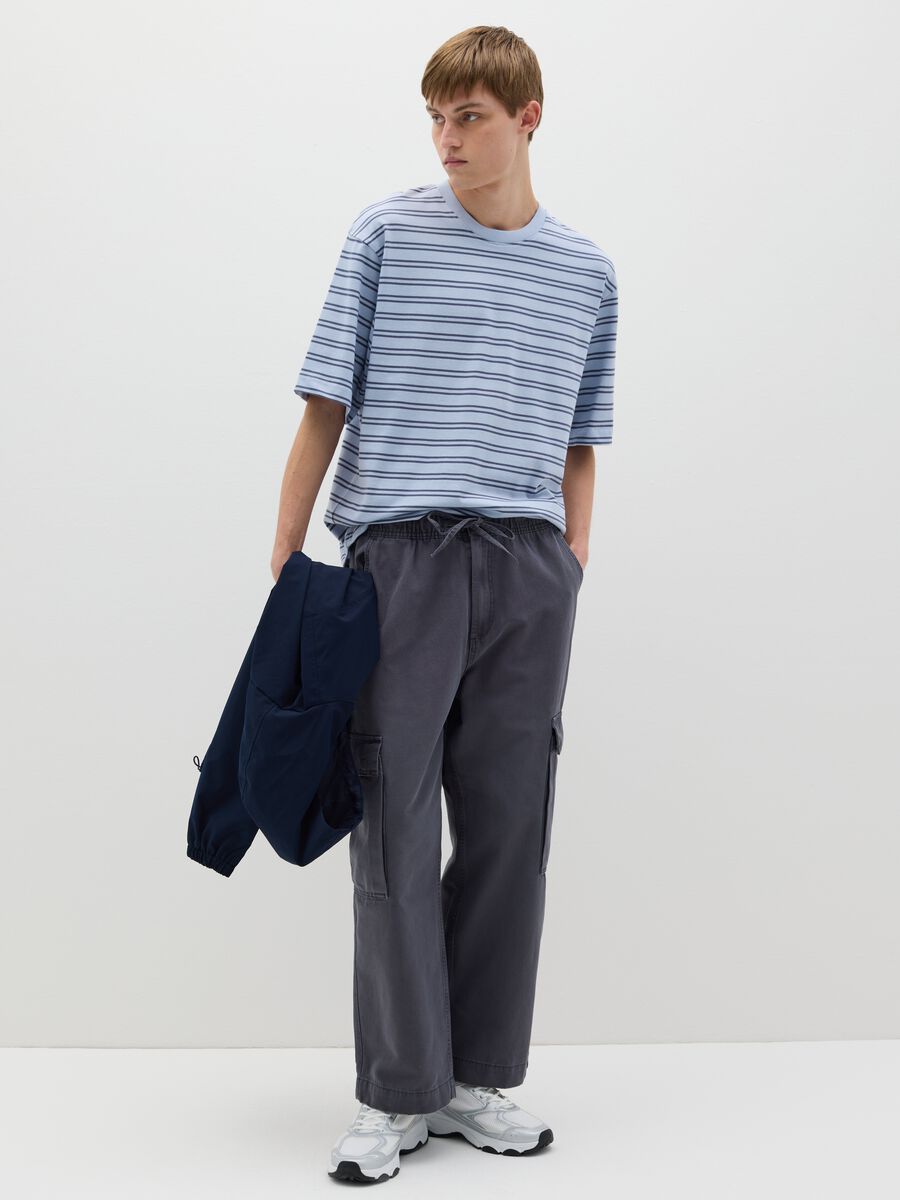 Wide-leg cargo joggers with drawstring_0