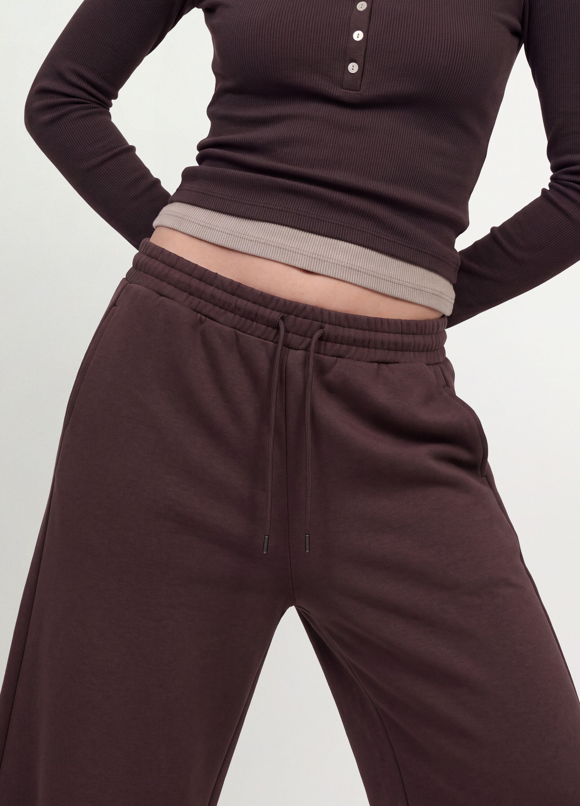 Brown wide-leg trousers in stretch modal with drawstring