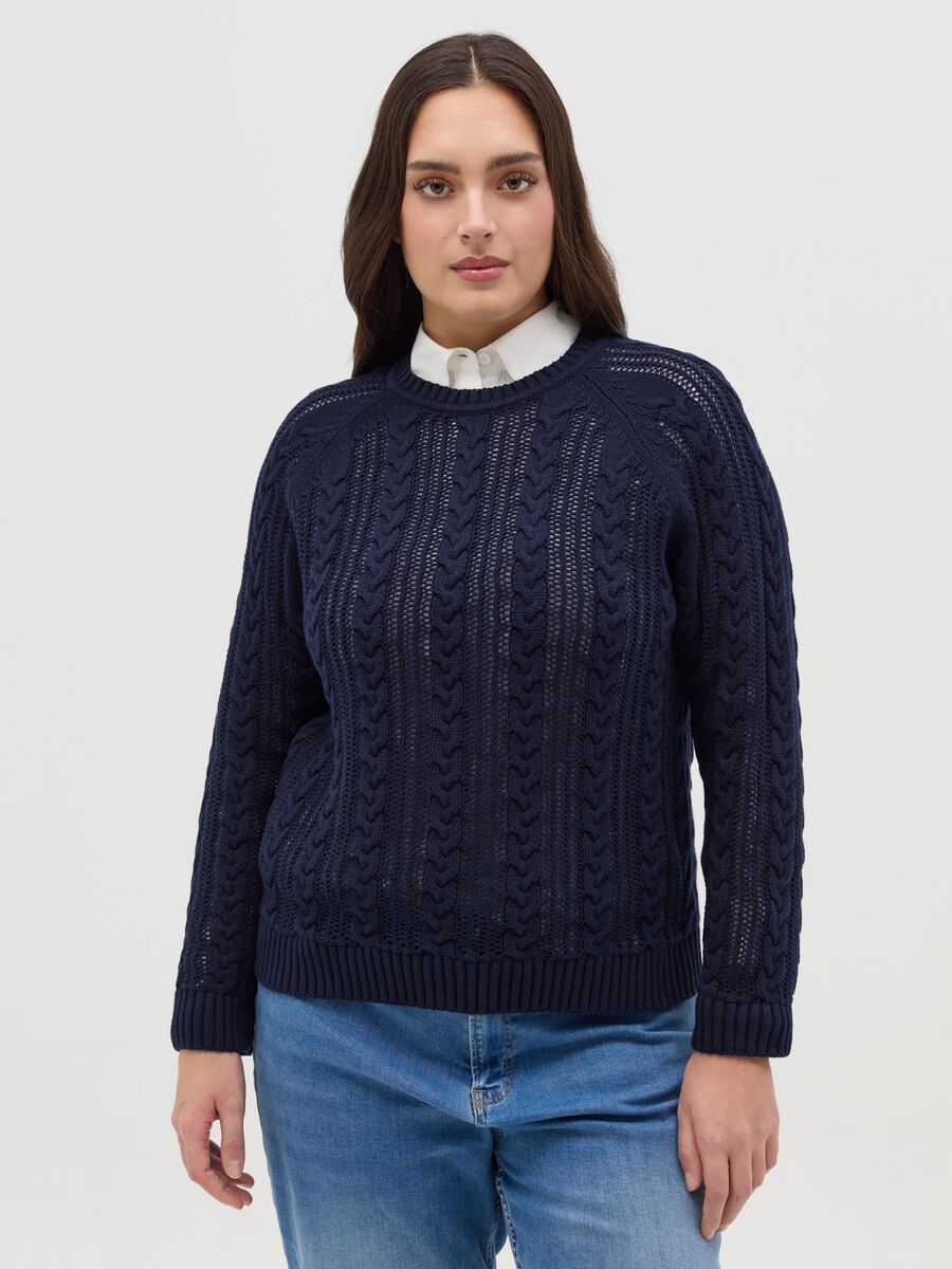 Curvy crochet pullover with cable-knit design_0