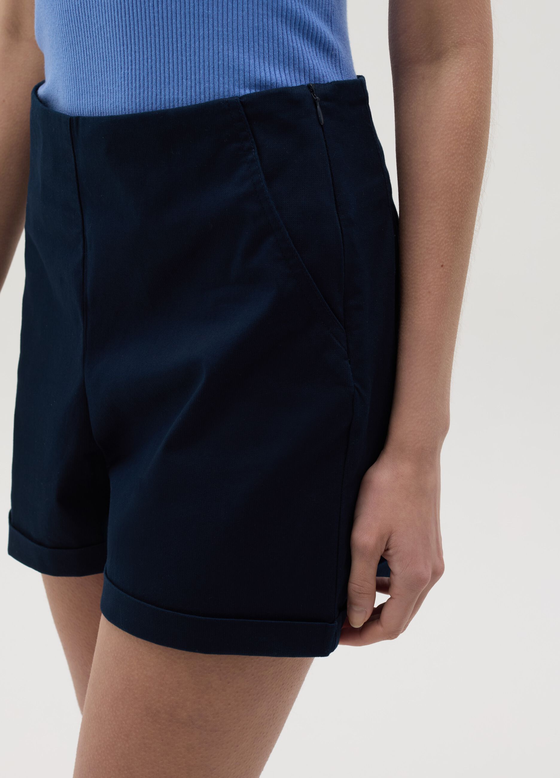Tailored shorts with turn ups