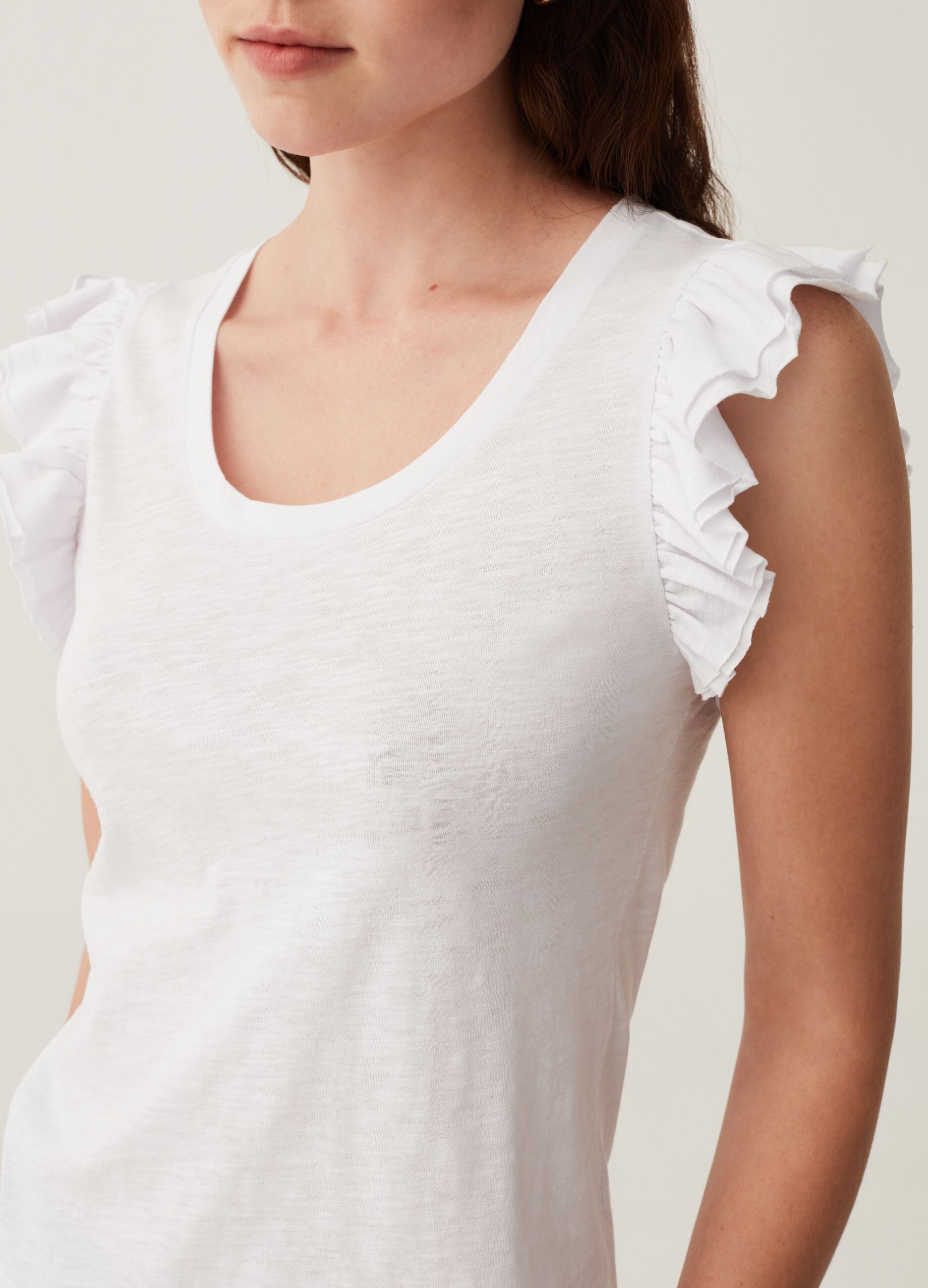 Tank top in cotone slub con volant_3