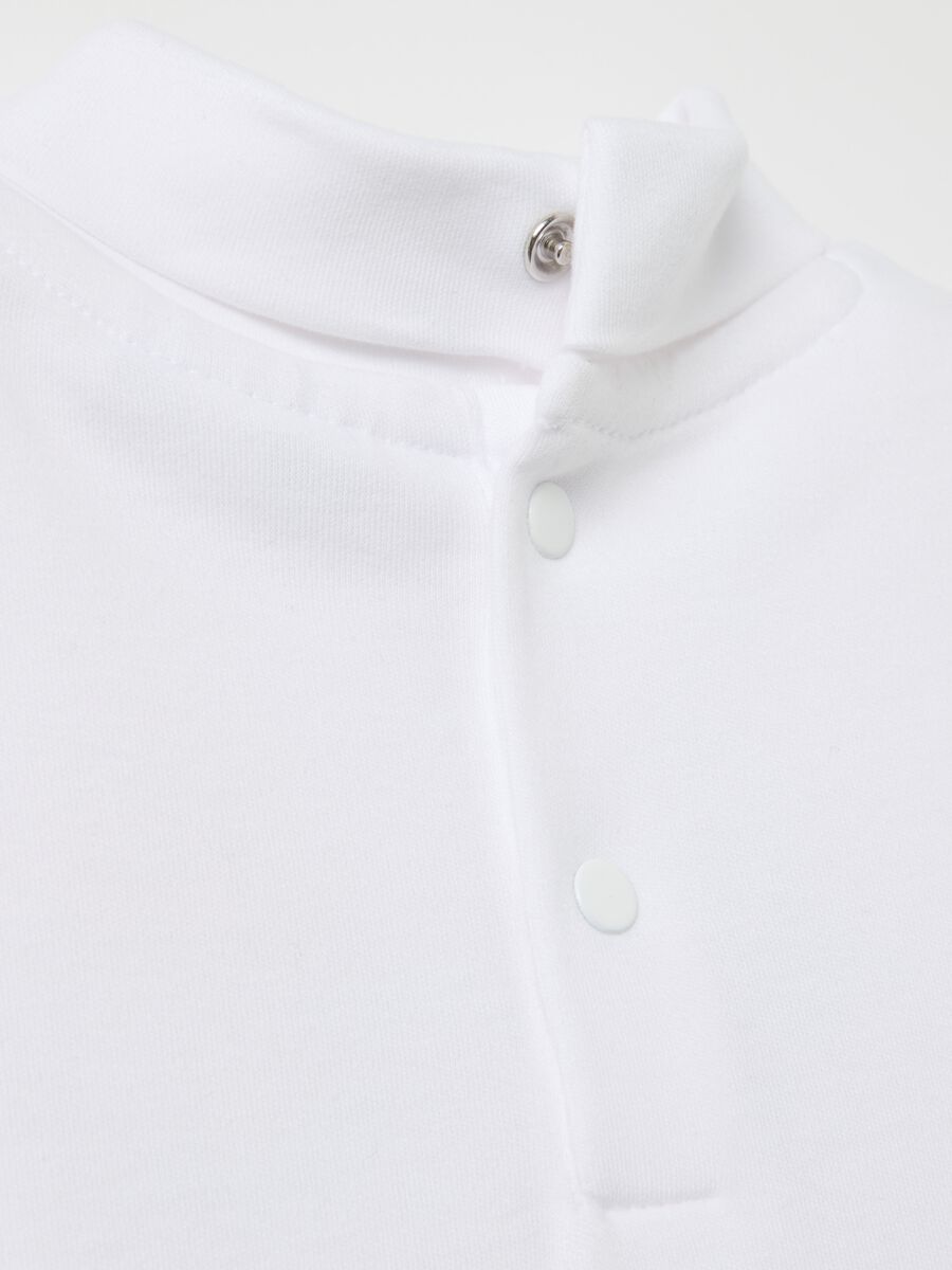 Cotton T-shirt with high neck and embroidery_2