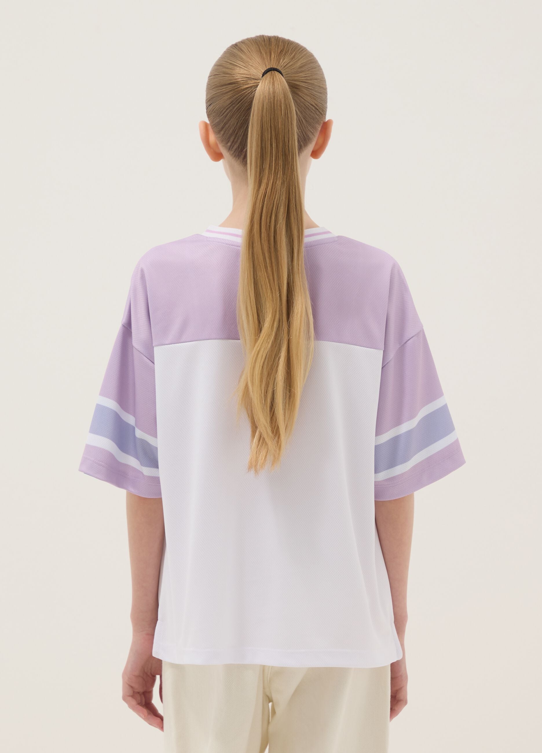 T-shirt in puro cotone multicolor da ragazza boxy fit con Stitch