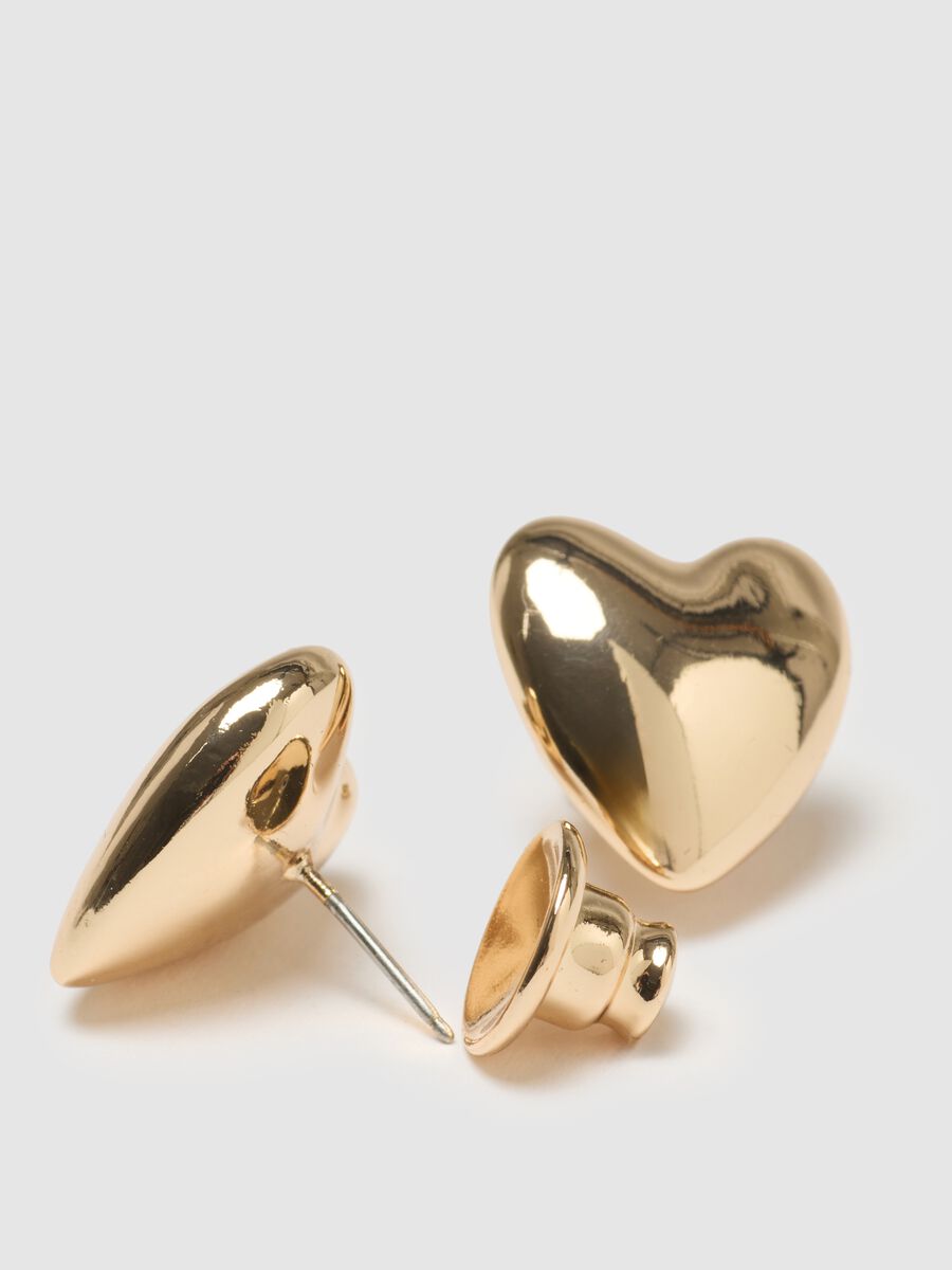 Golden Heart-Shaped Earrings_1