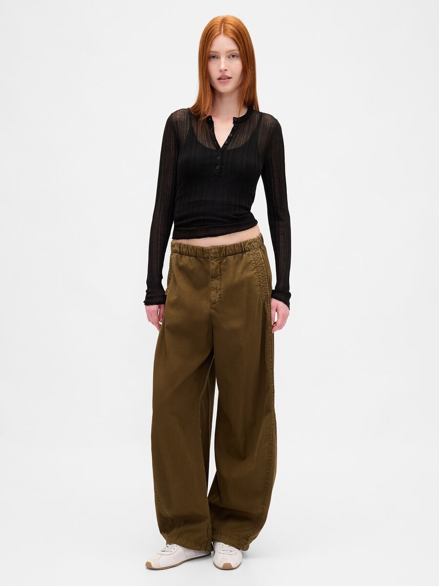 Maglione nero con dettagli trasparenti_2