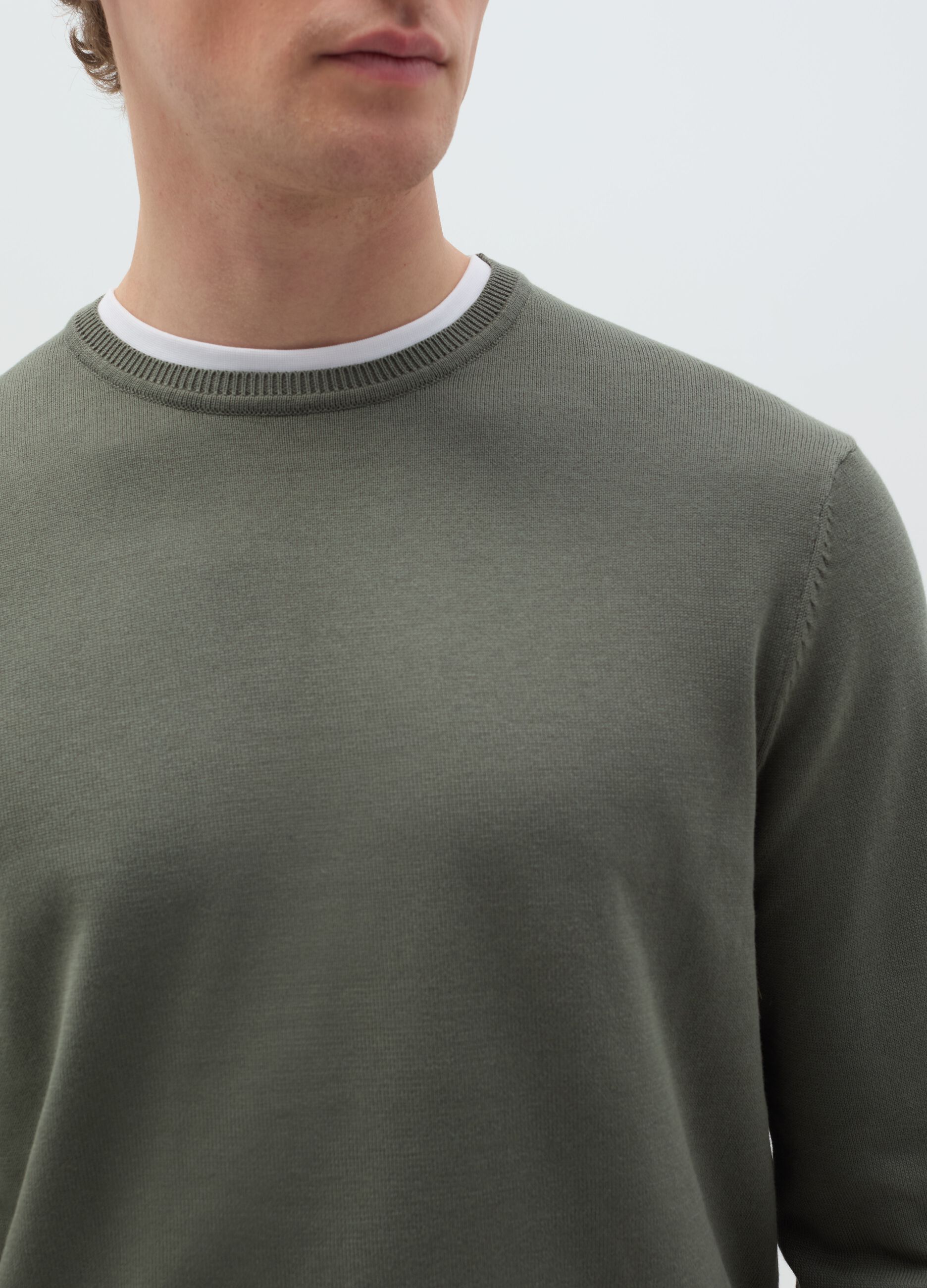 Cotton pullover with round neck