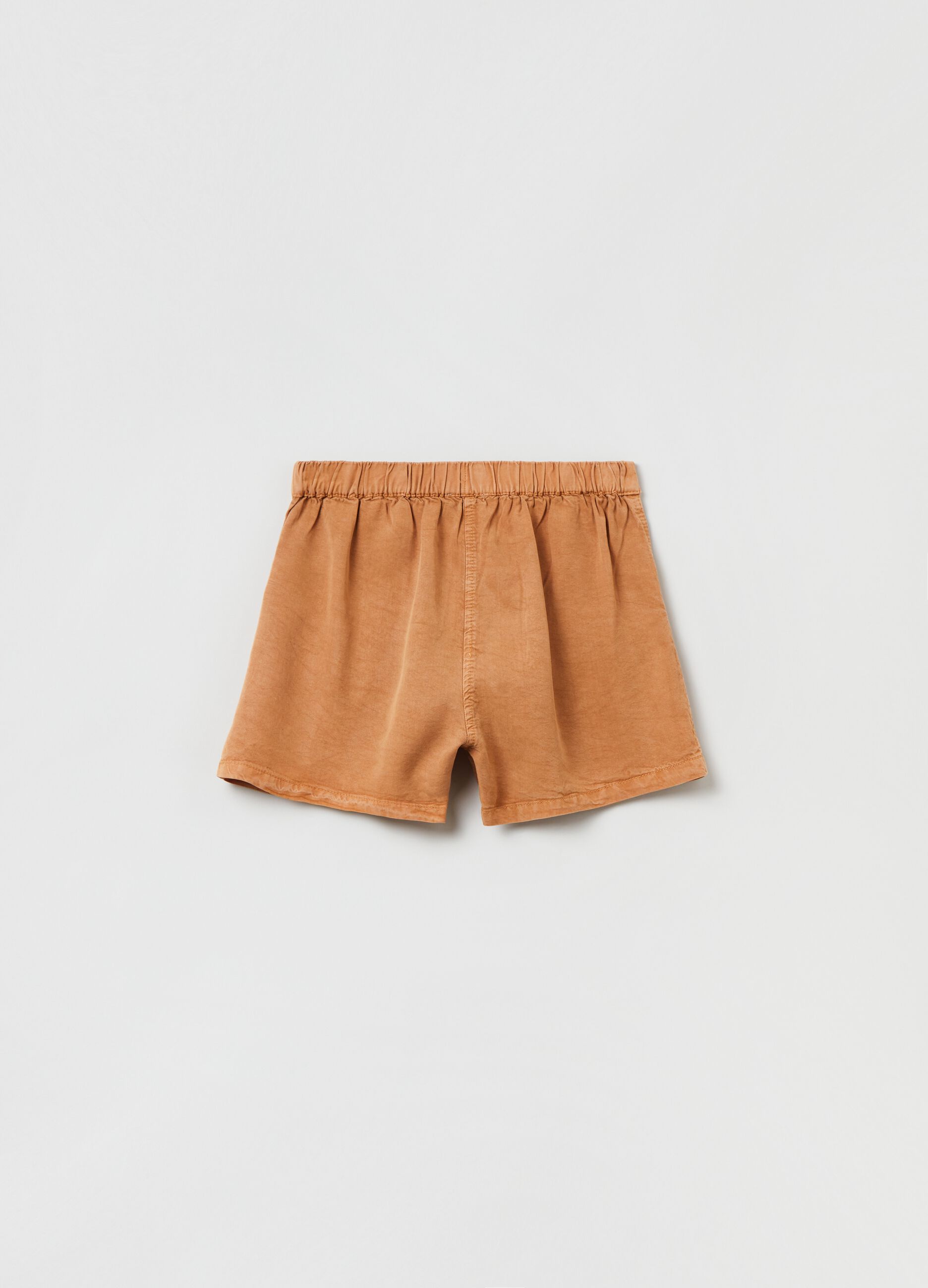 Shorts in Lyocell con pinces 