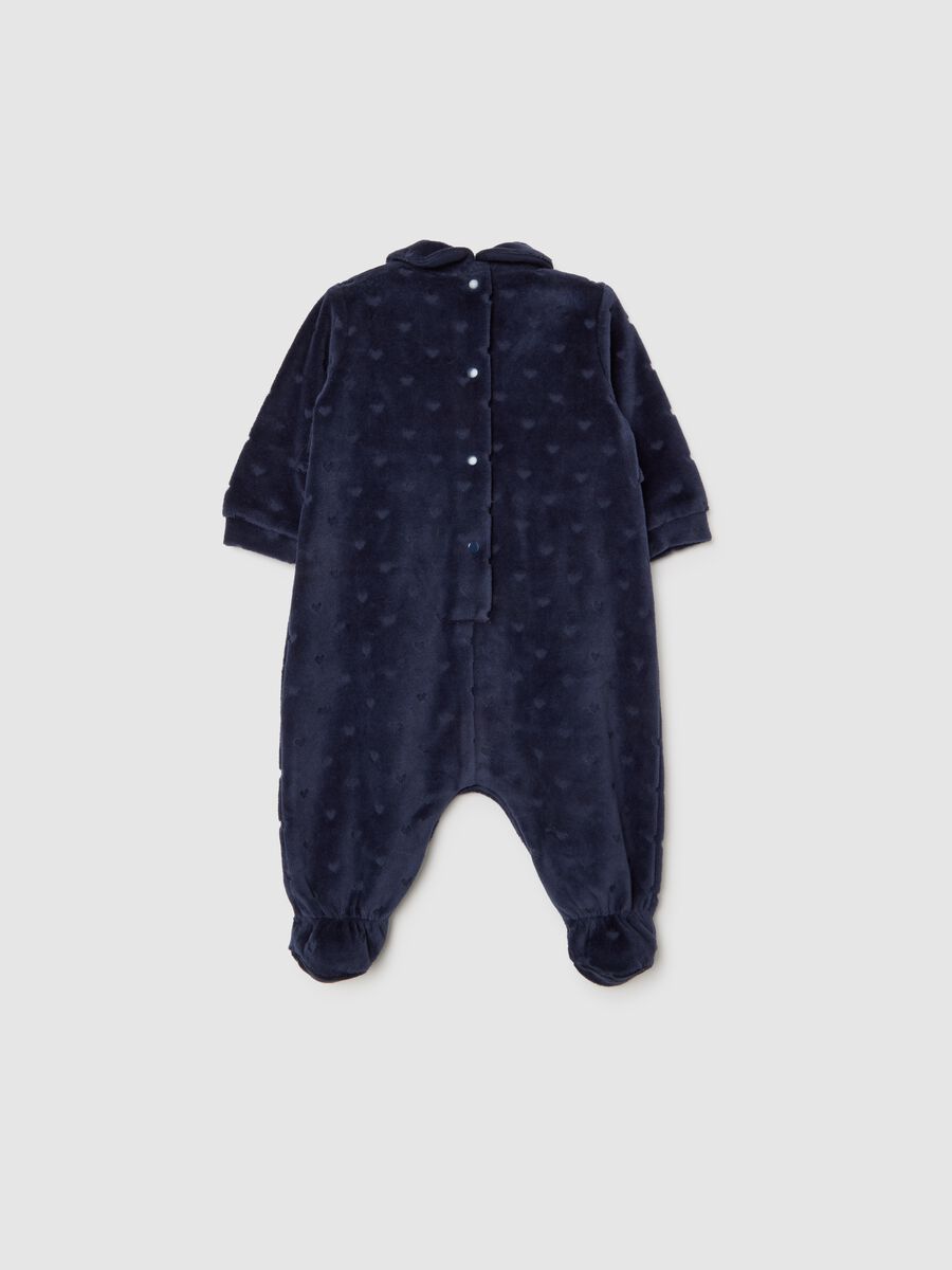 Tutina blu da neonata in misto cotone vellutato con cuoricini_1
