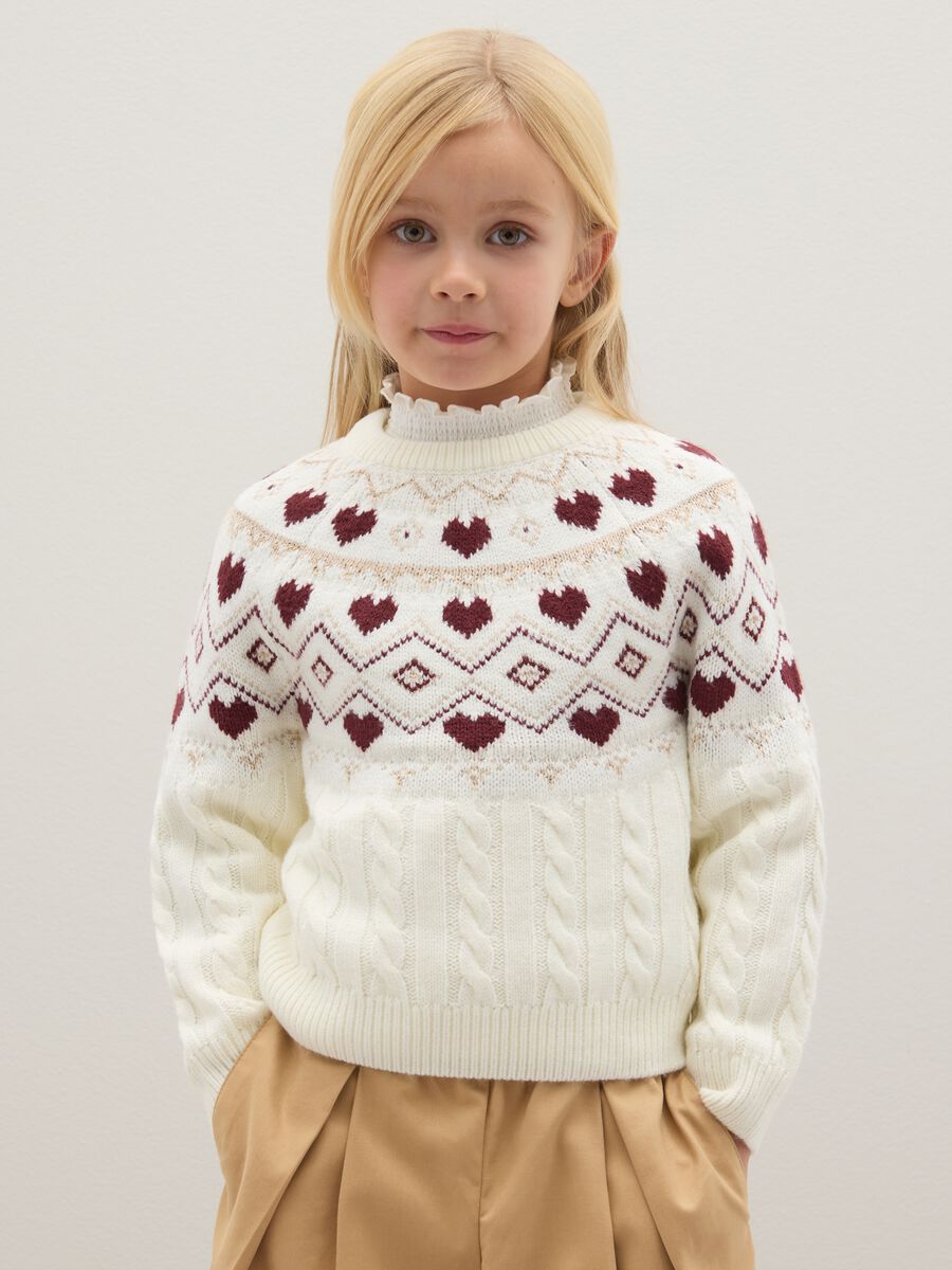 Maglione bianco da bambina regular fit con motivo geometrico_1