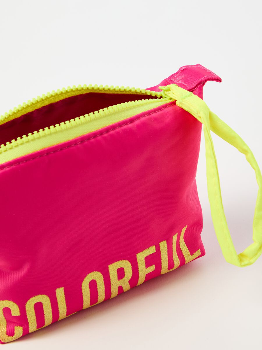 Overnight bag with fluorescent details and print_2