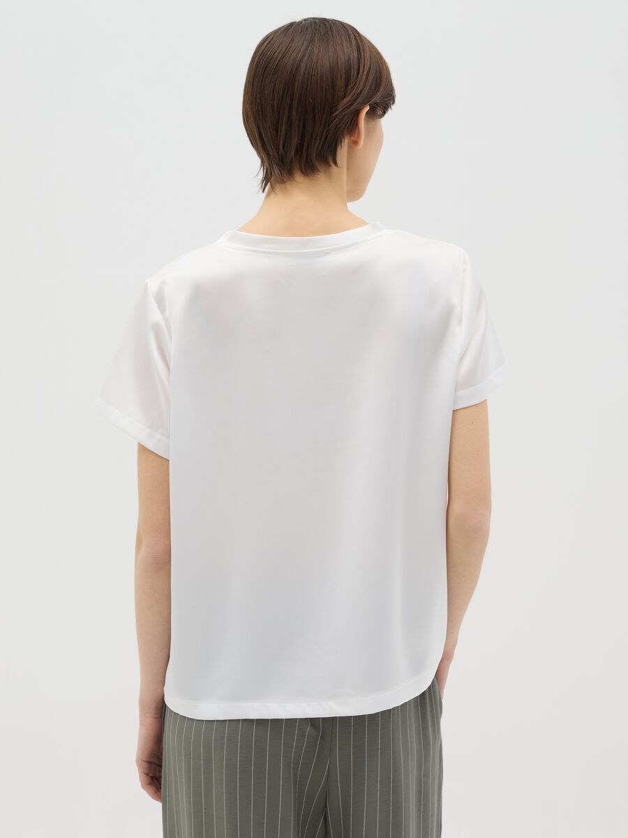 T-shirt in satin bianca_2