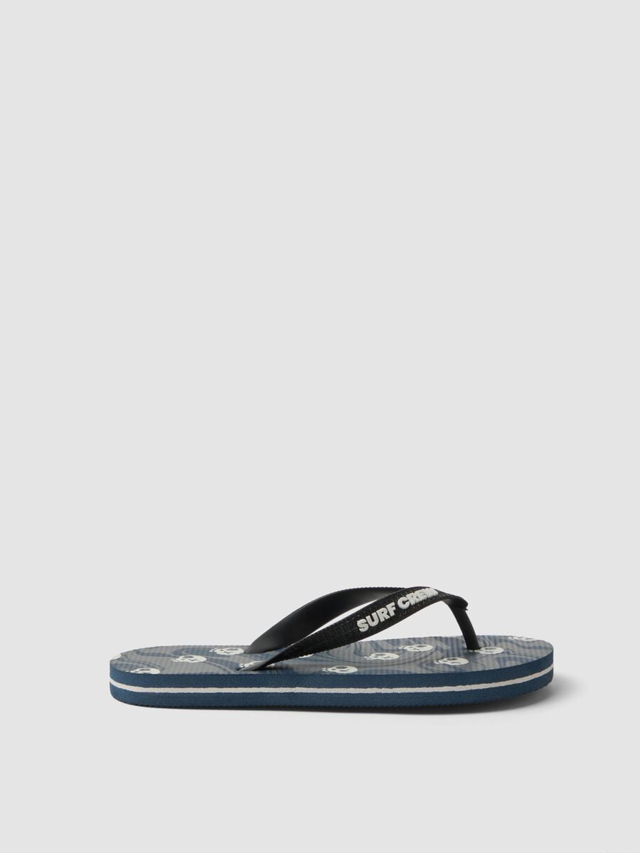 Blue printed flip-flops_0
