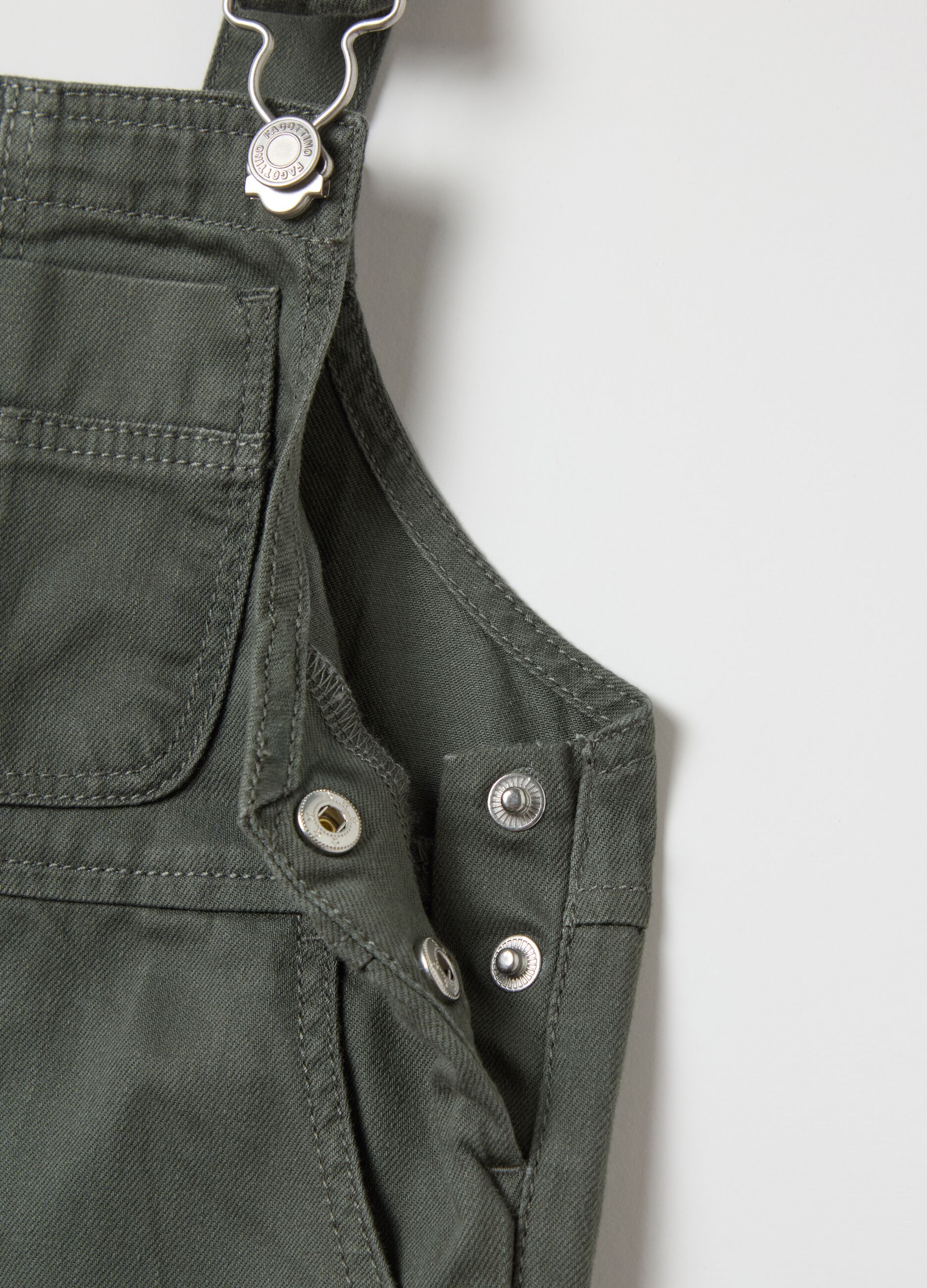 Cargo dungarees in cotton and Lyocell