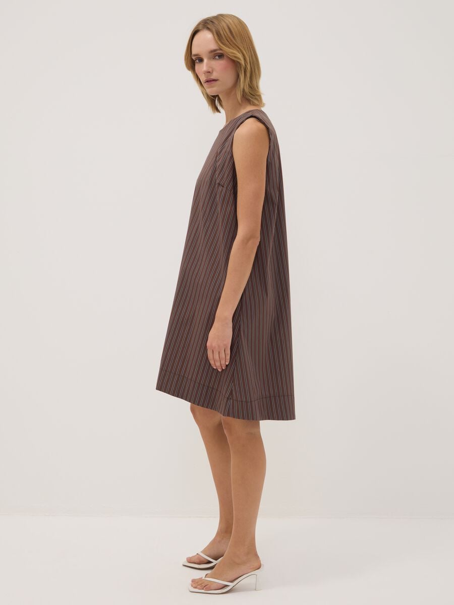 Abito marrone a righe in cotone elasticizzato_1