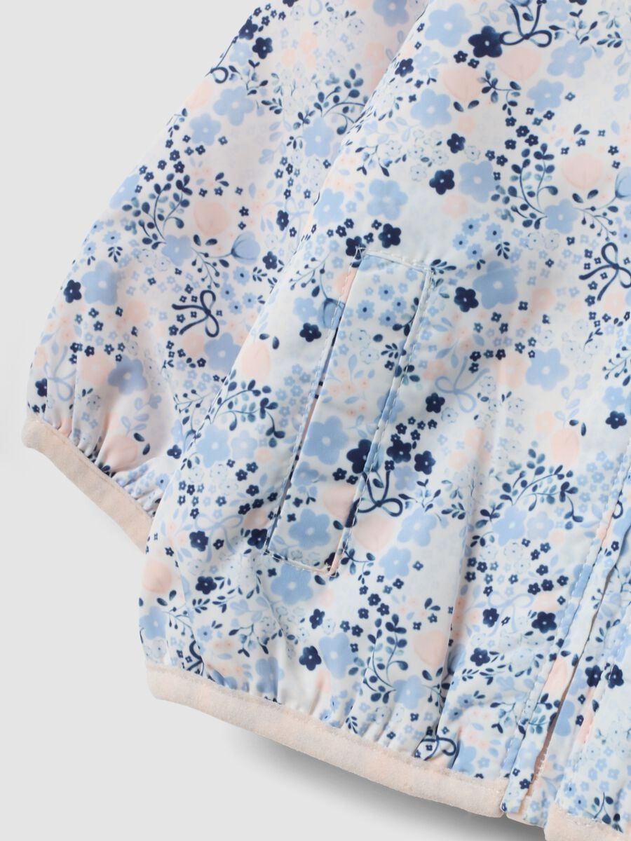 Giacca multicolor con cappuccio a fiori per neonata_2