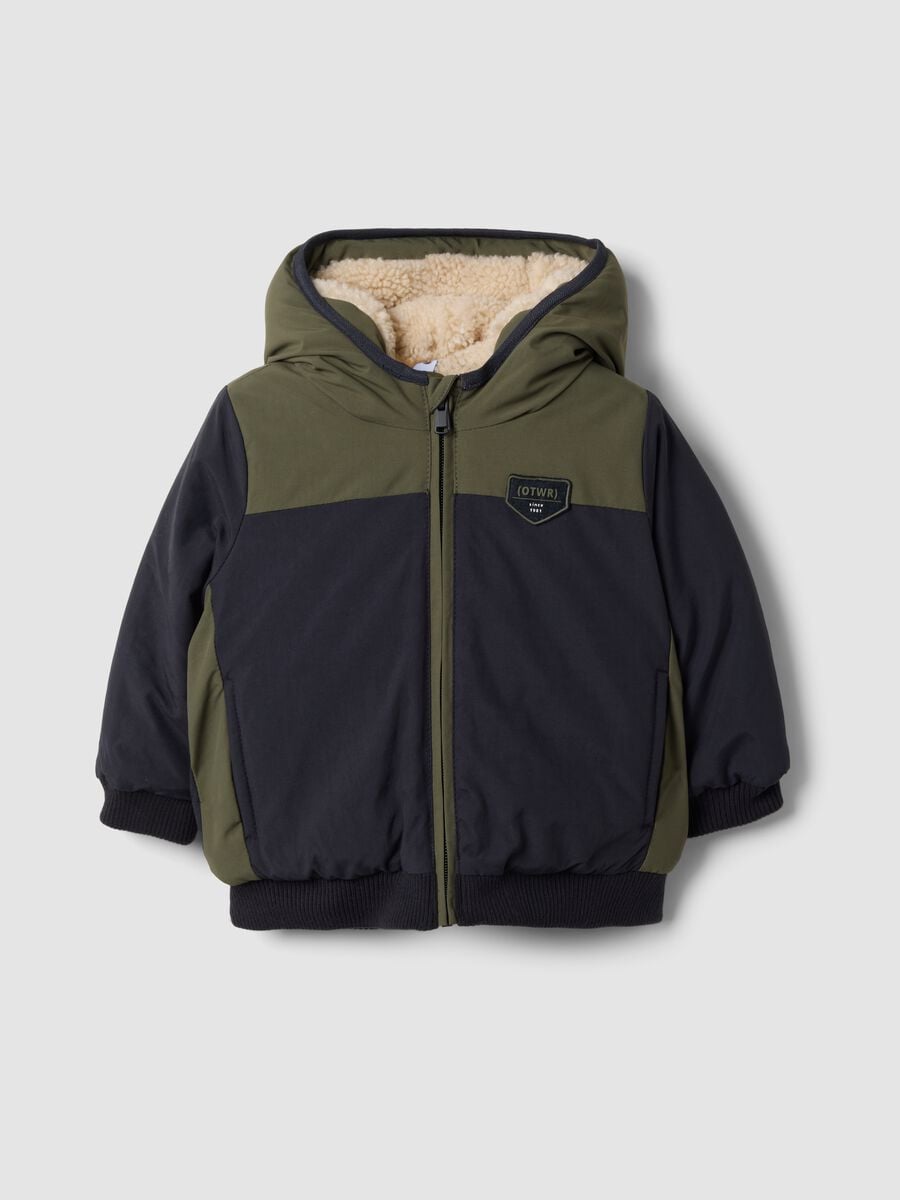 Giubbotto blu scuro con zip e cappuccio_0