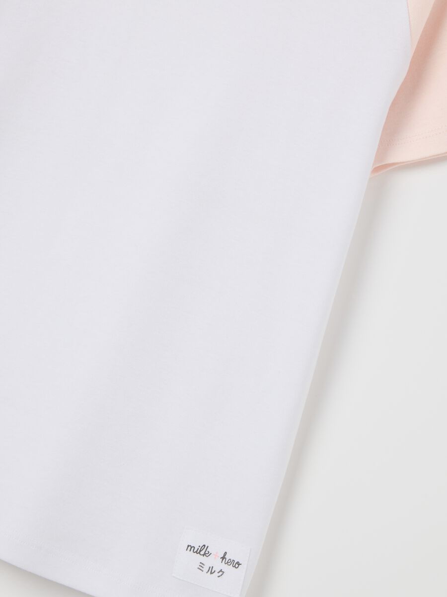 White T-shirt with pink raglan sleeves_5