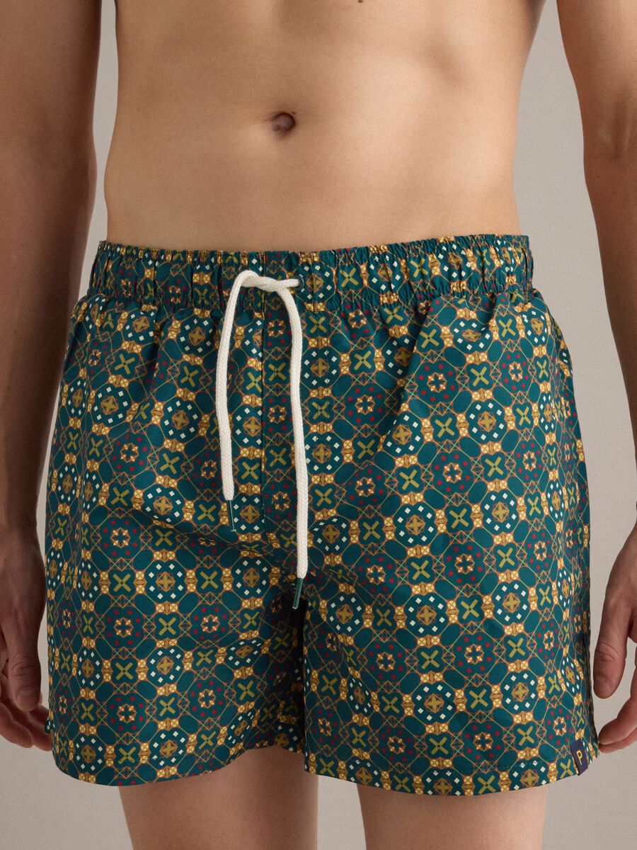 Boxer mare verde e giallo con fantasia geometrica e vita elastica_2