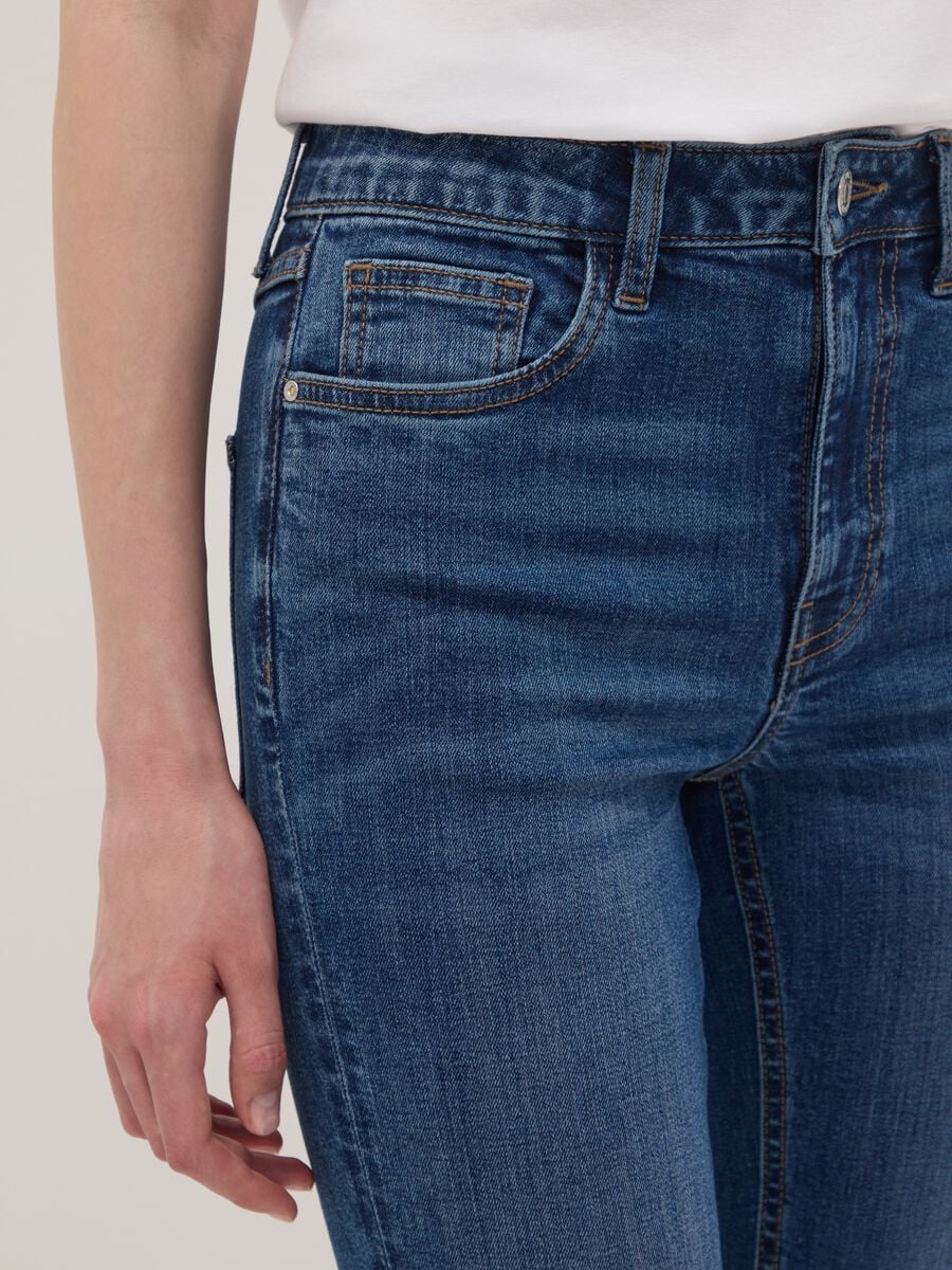 Jeans flare blu in cotone elasticizzato_3