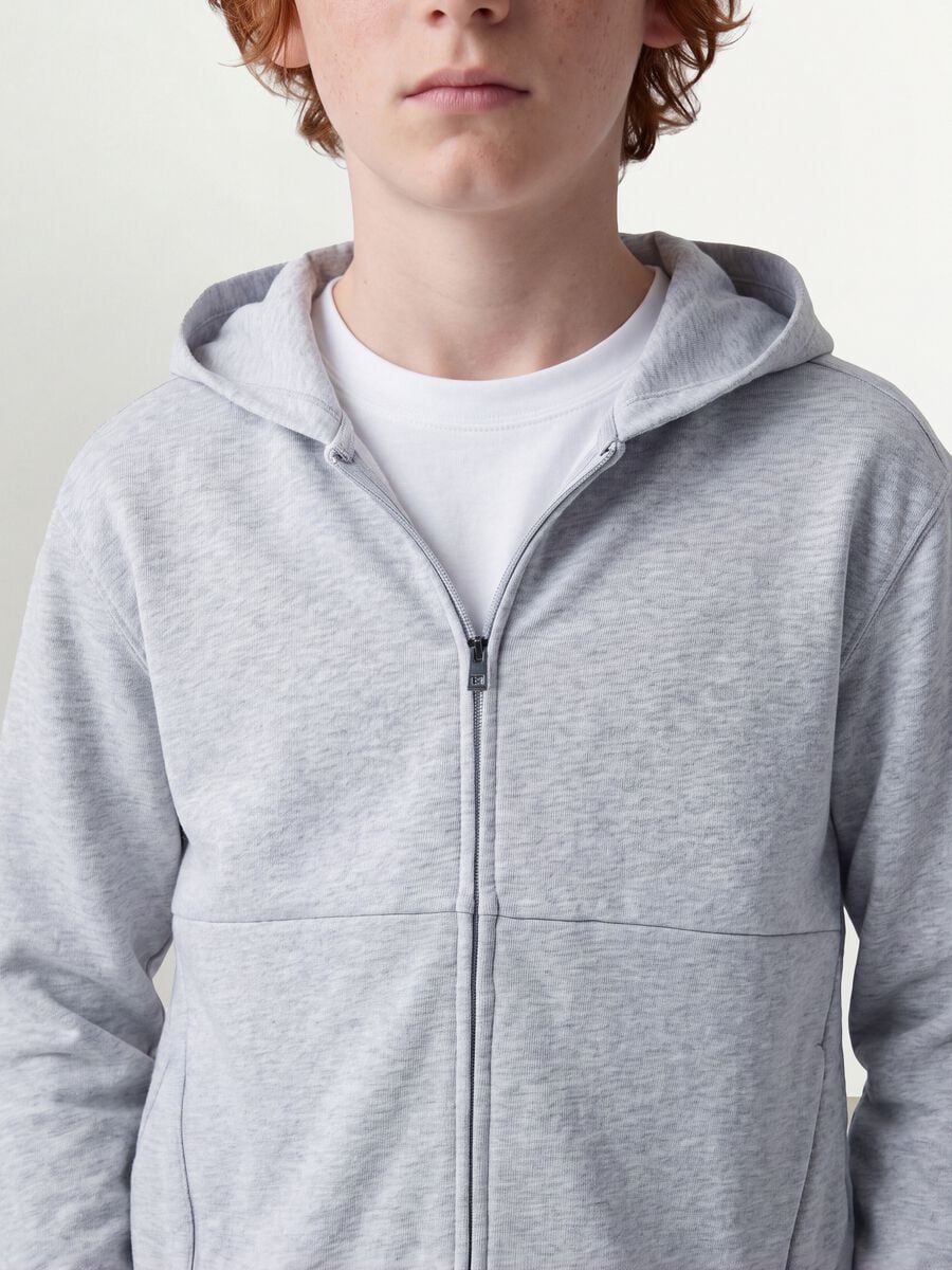 Grey hooded zip-up sweatshirt in pure organic cotton for boys, relaxed fit_2