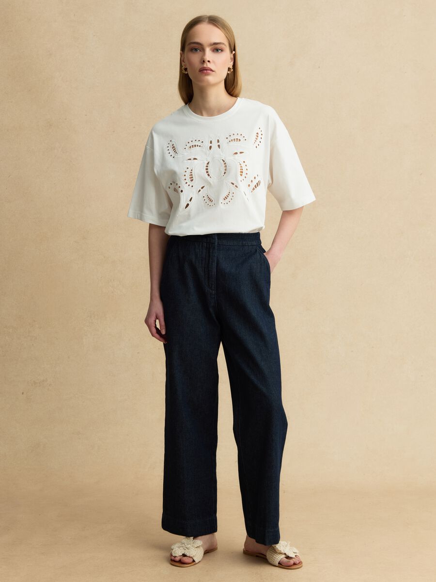 White pure cotton regular-fit T-shirt with broderie anglaise embroidery_3
