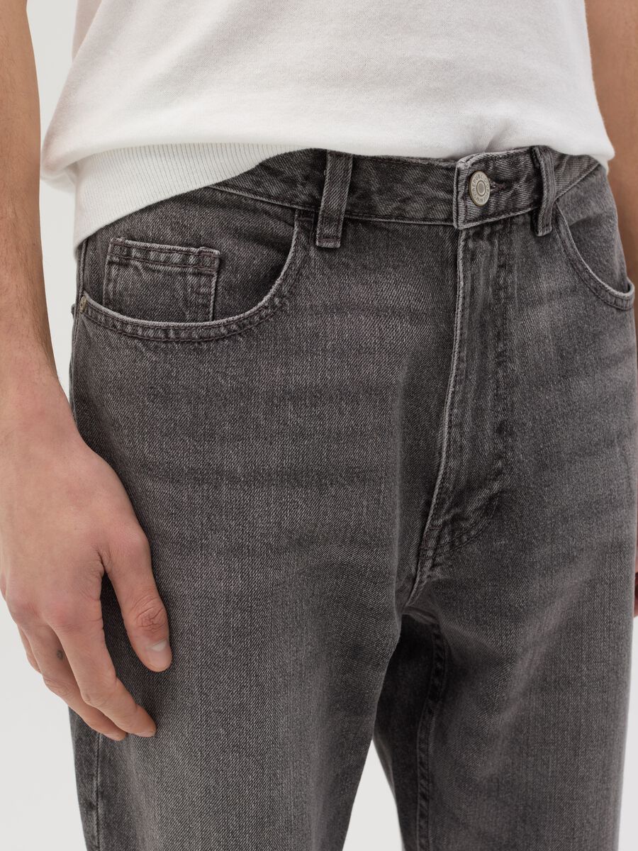 Tapered-fit regular jeans with fading_2