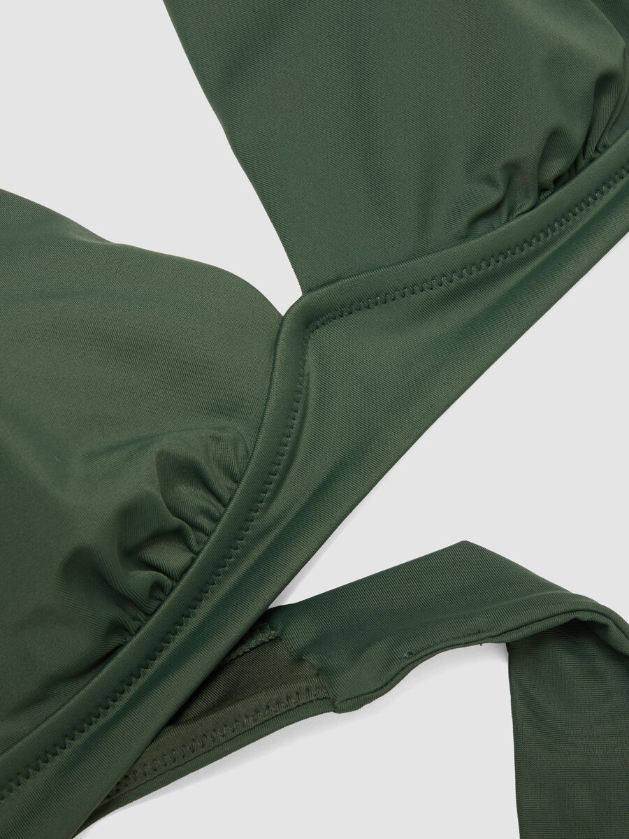 Top bikini elasticizzato verde a triangolo_1