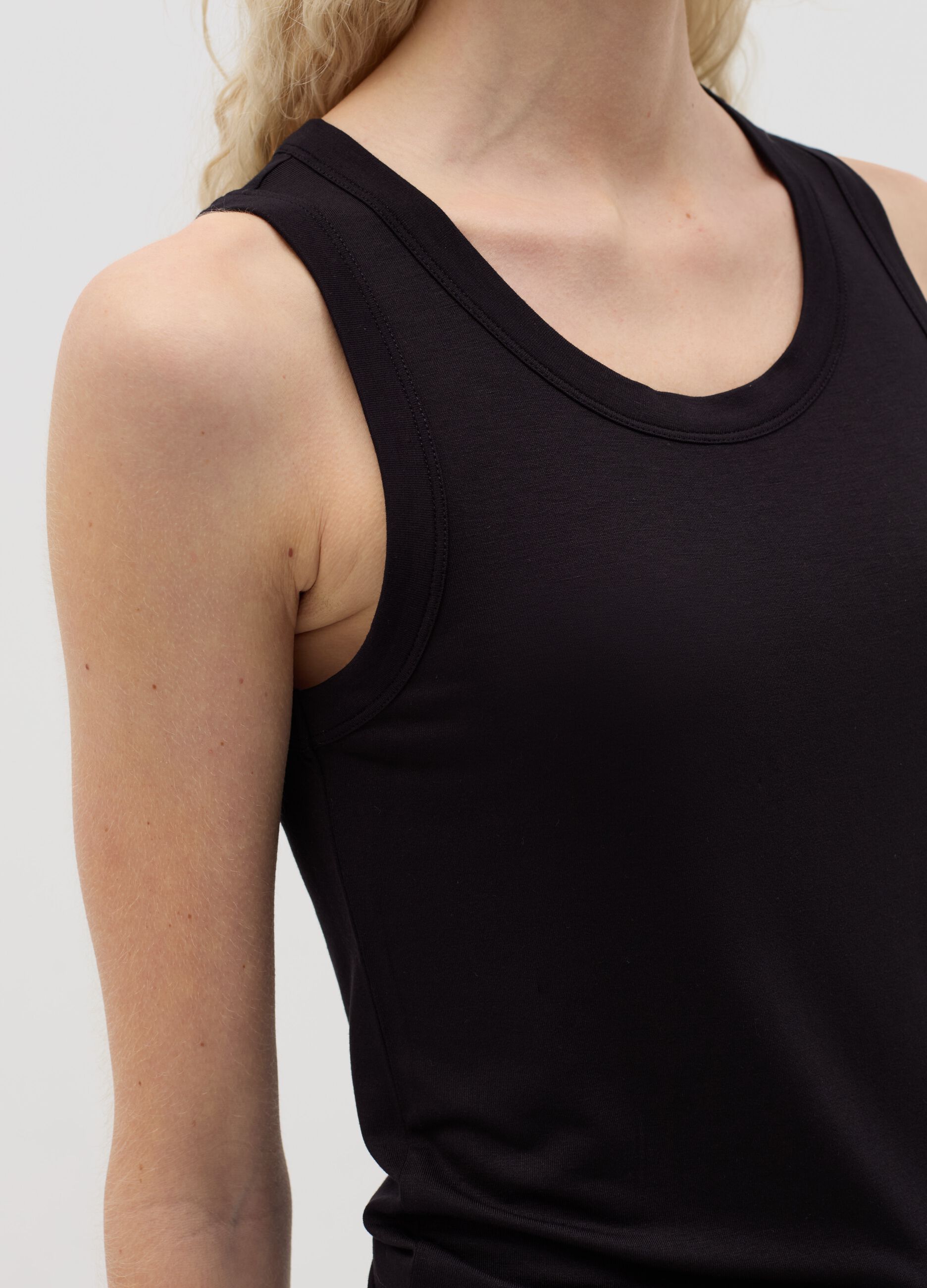 Basic black tank top in stretch viscose