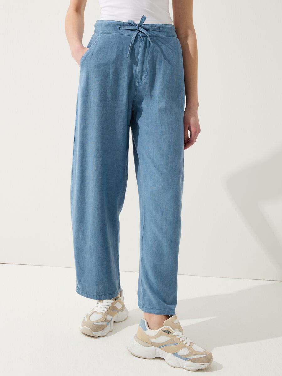 Balloon-fit trousers with drawstring_1
