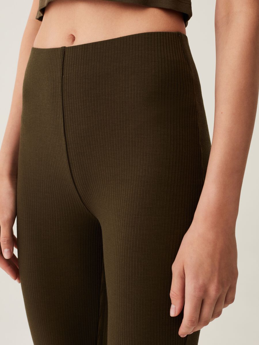 Pantalone flare fit a coste piatte_2