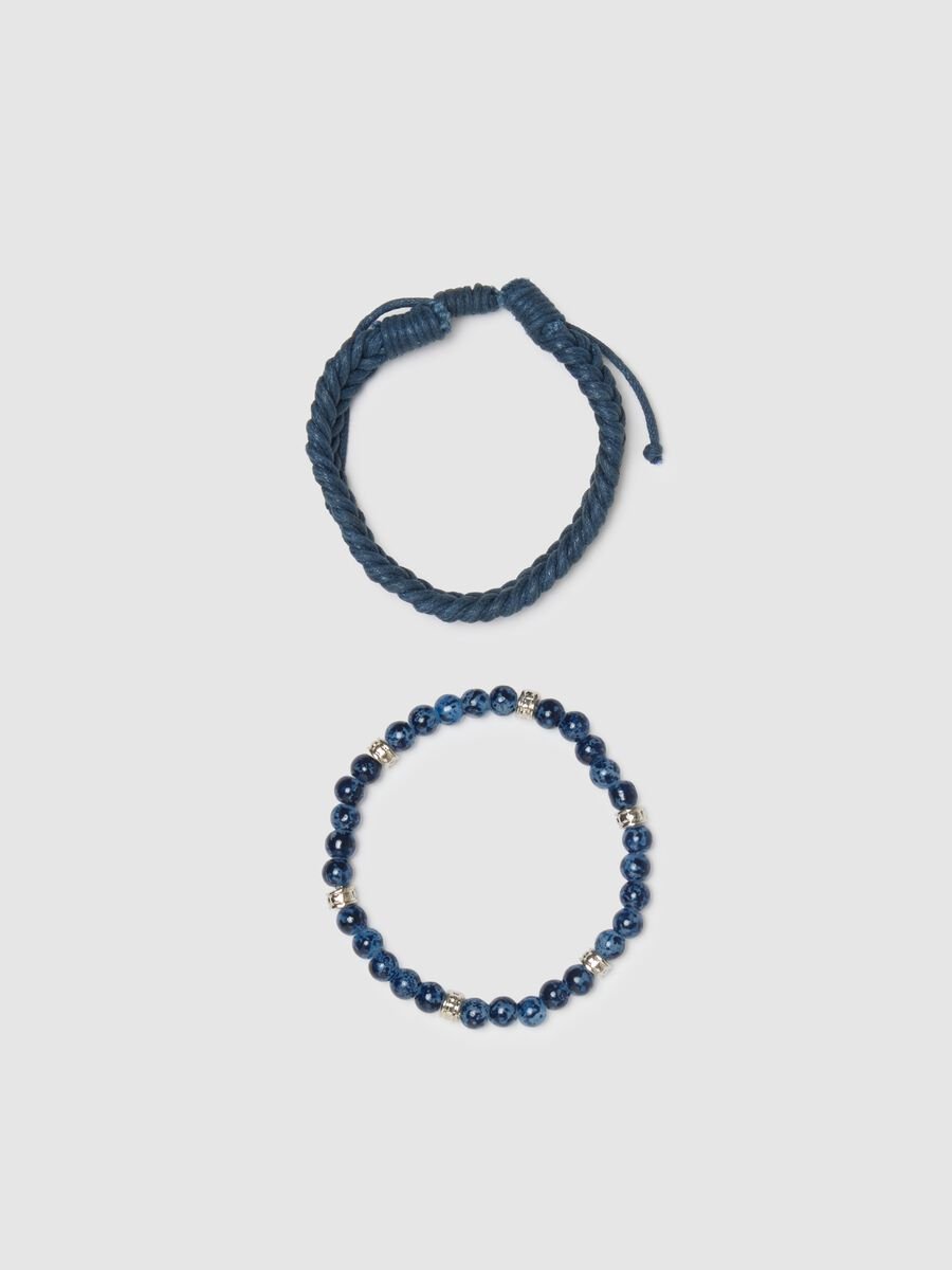 Bipack bracciali blu con perline in vetro e design intrecciato_0